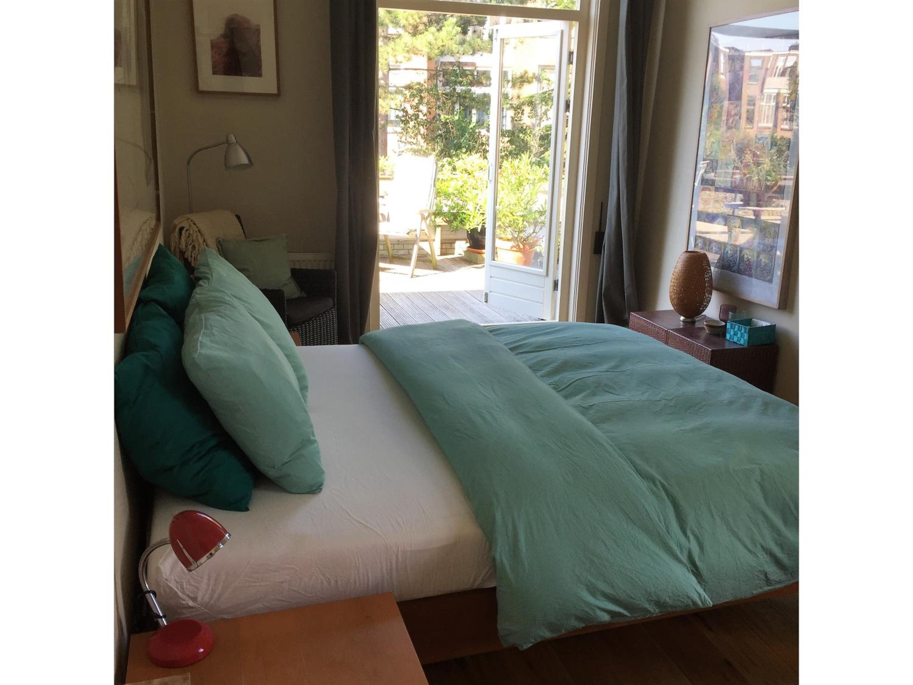 Bed & Breakfast Leonie view 2