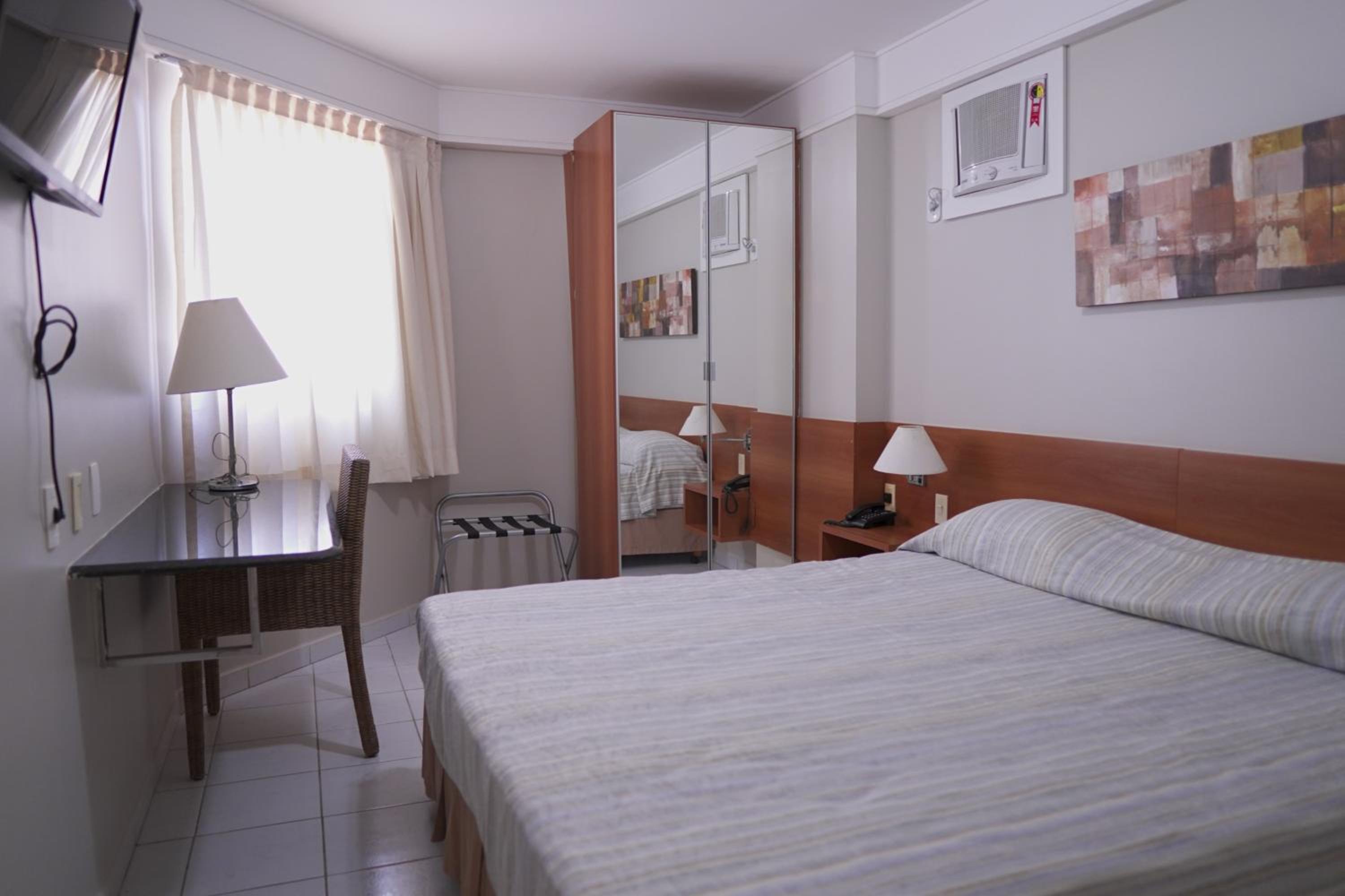 LINDO APARTAMENTO COM VISTA - PRAIA DE PONTANEGRA