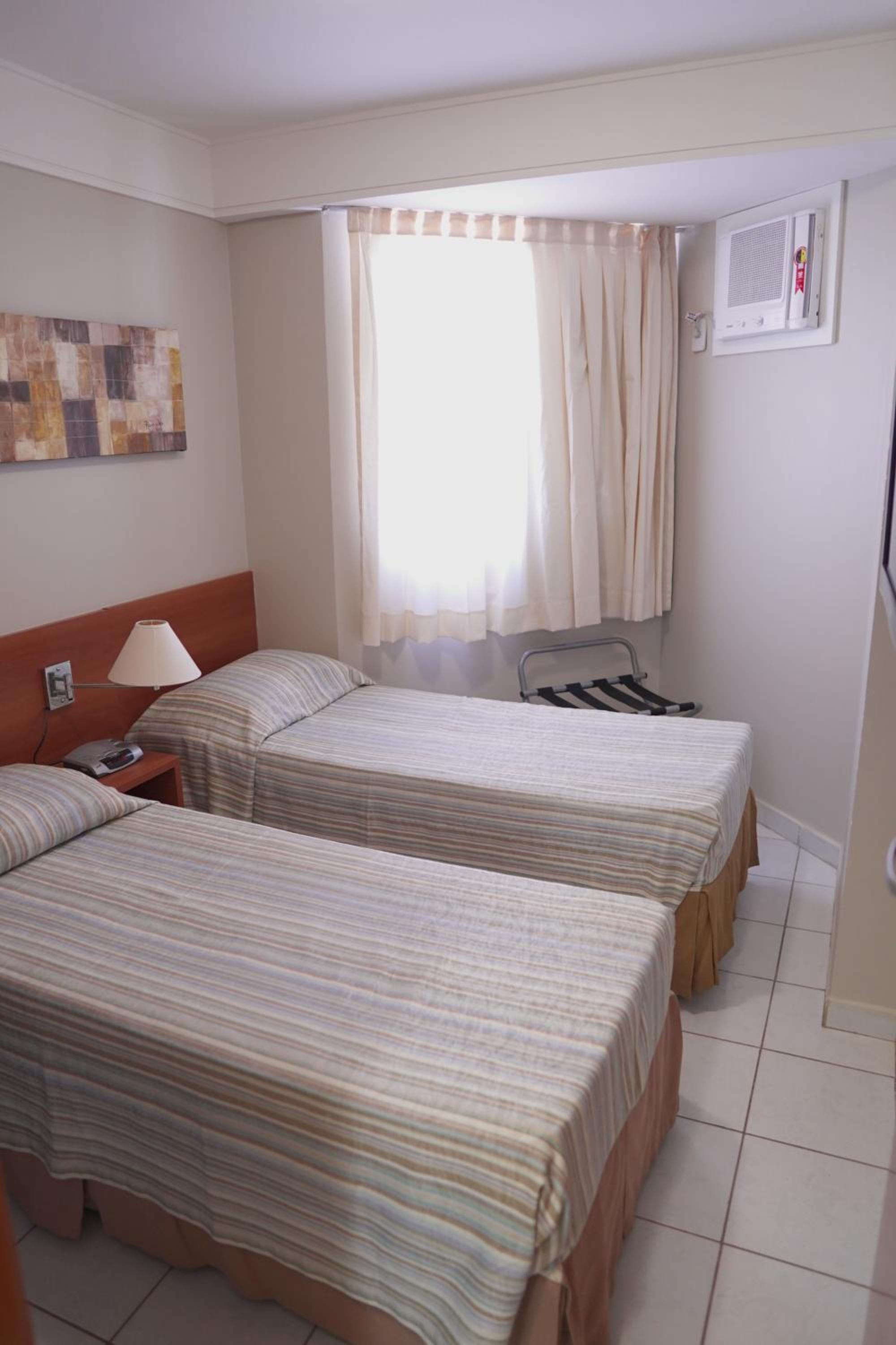 LINDO APARTAMENTO COM VISTA - PRAIA DE PONTANEGRA