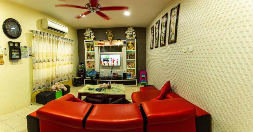 KS 88 Terrace Homestay 15Pax 4R2B nearby LotusTesco photo 1
