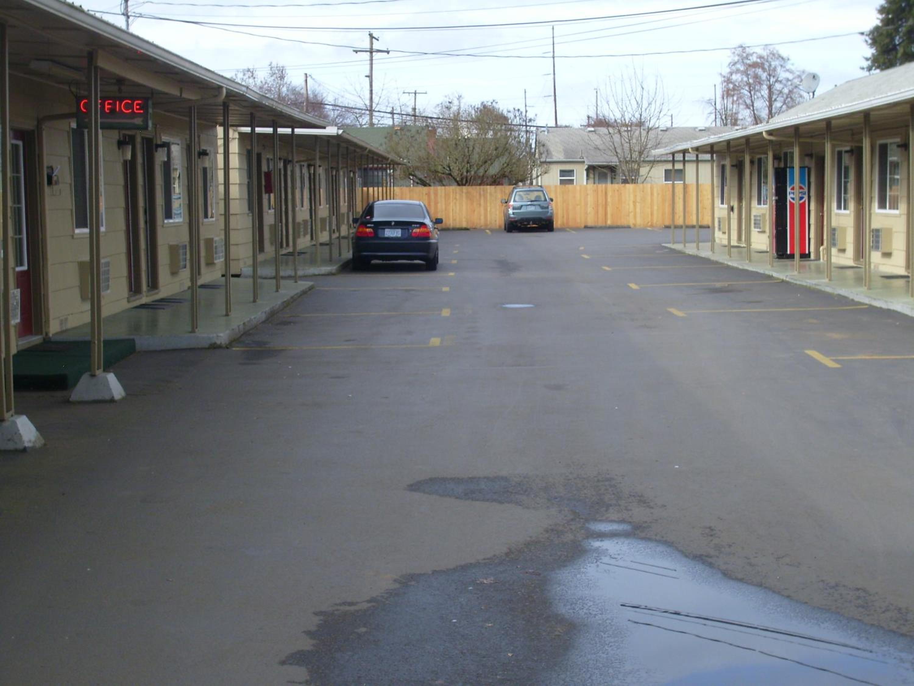 Lebanon Vacations - Cascade City Center Motel - Property Image 4