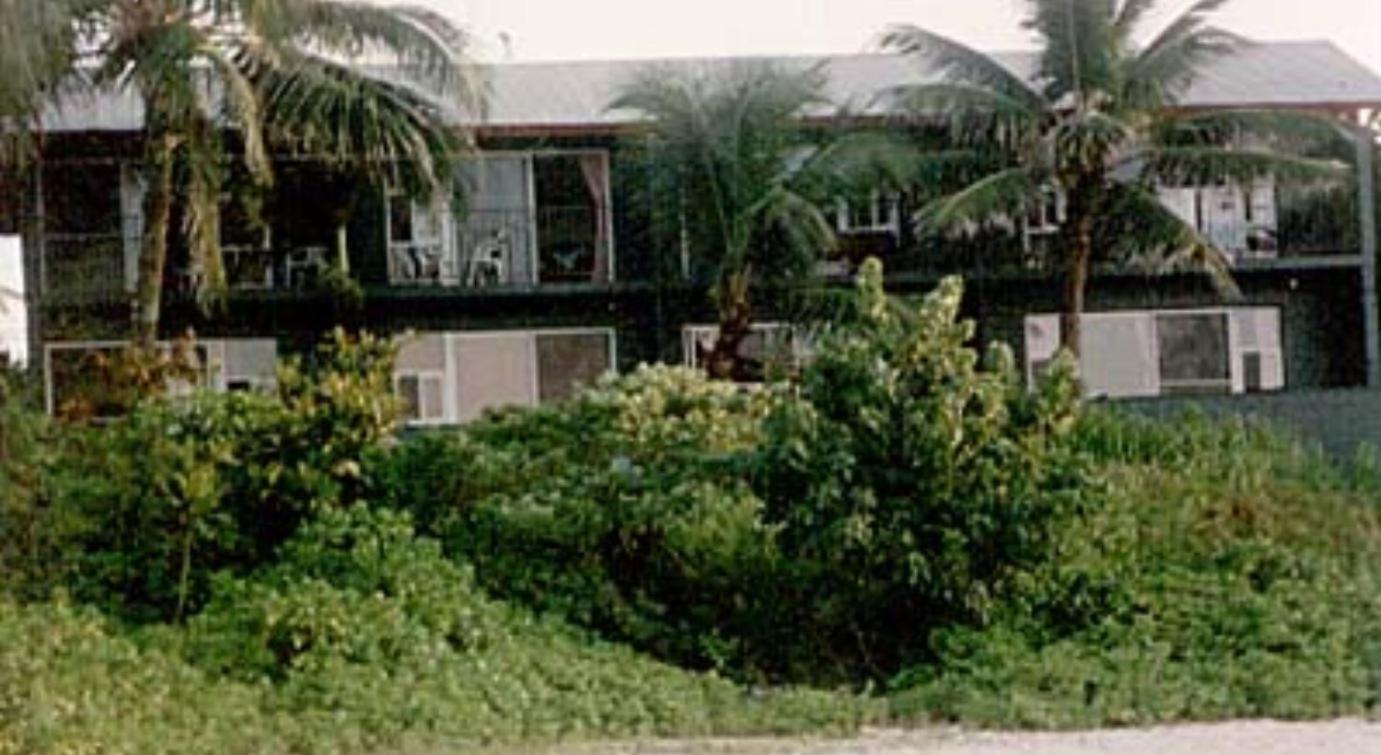 Backpackers Vacation Inn and Plantation Village