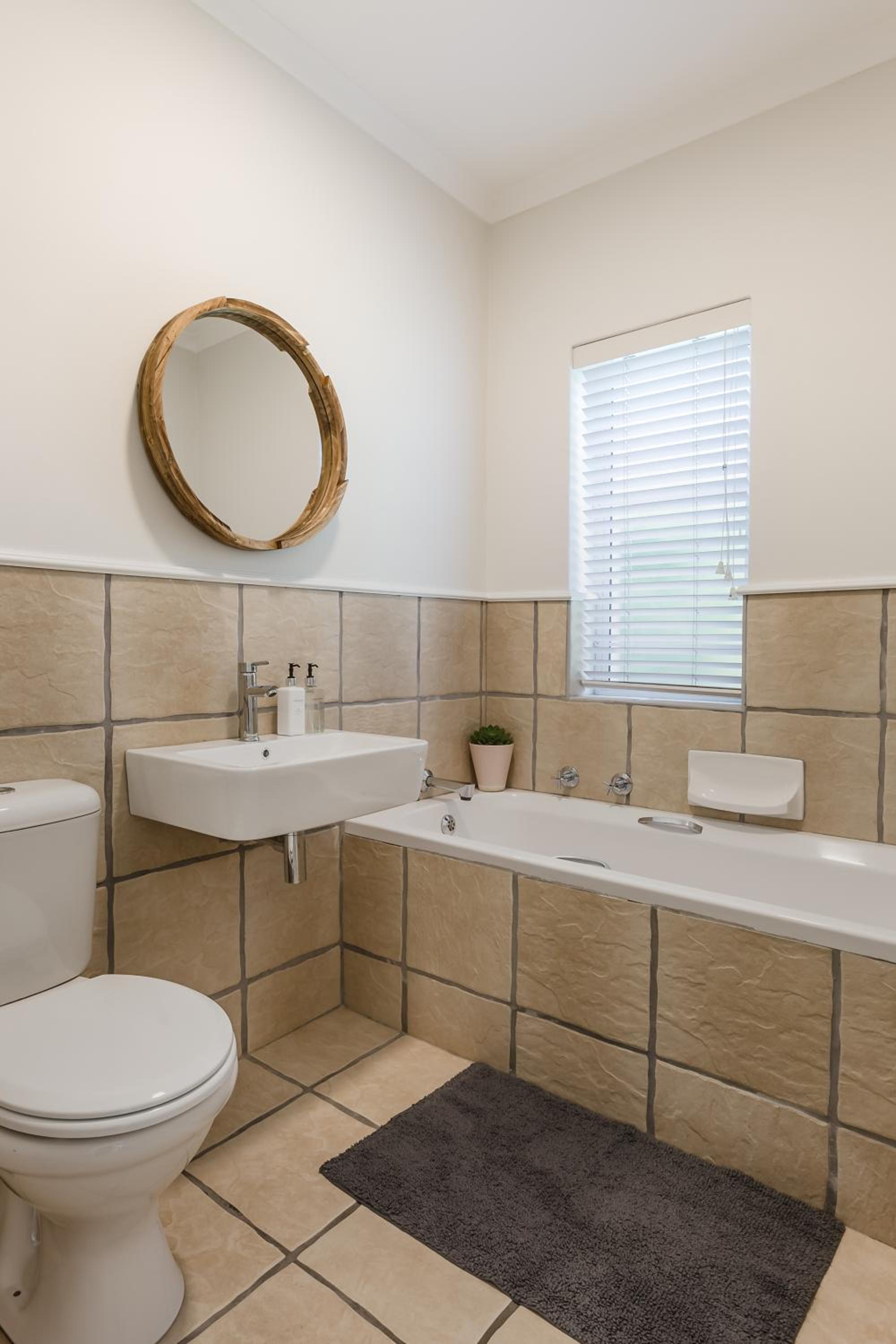 Nguni River Apartment - Image 5
