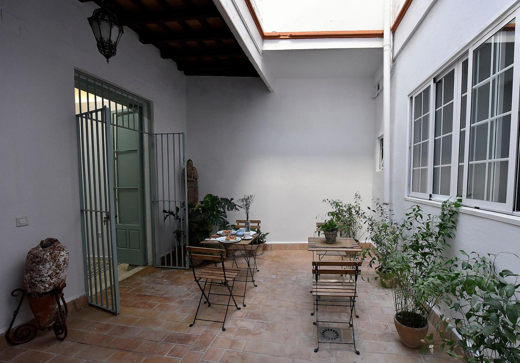 LOS PATIOS, APARTAMENTOS TURÍSTICOS