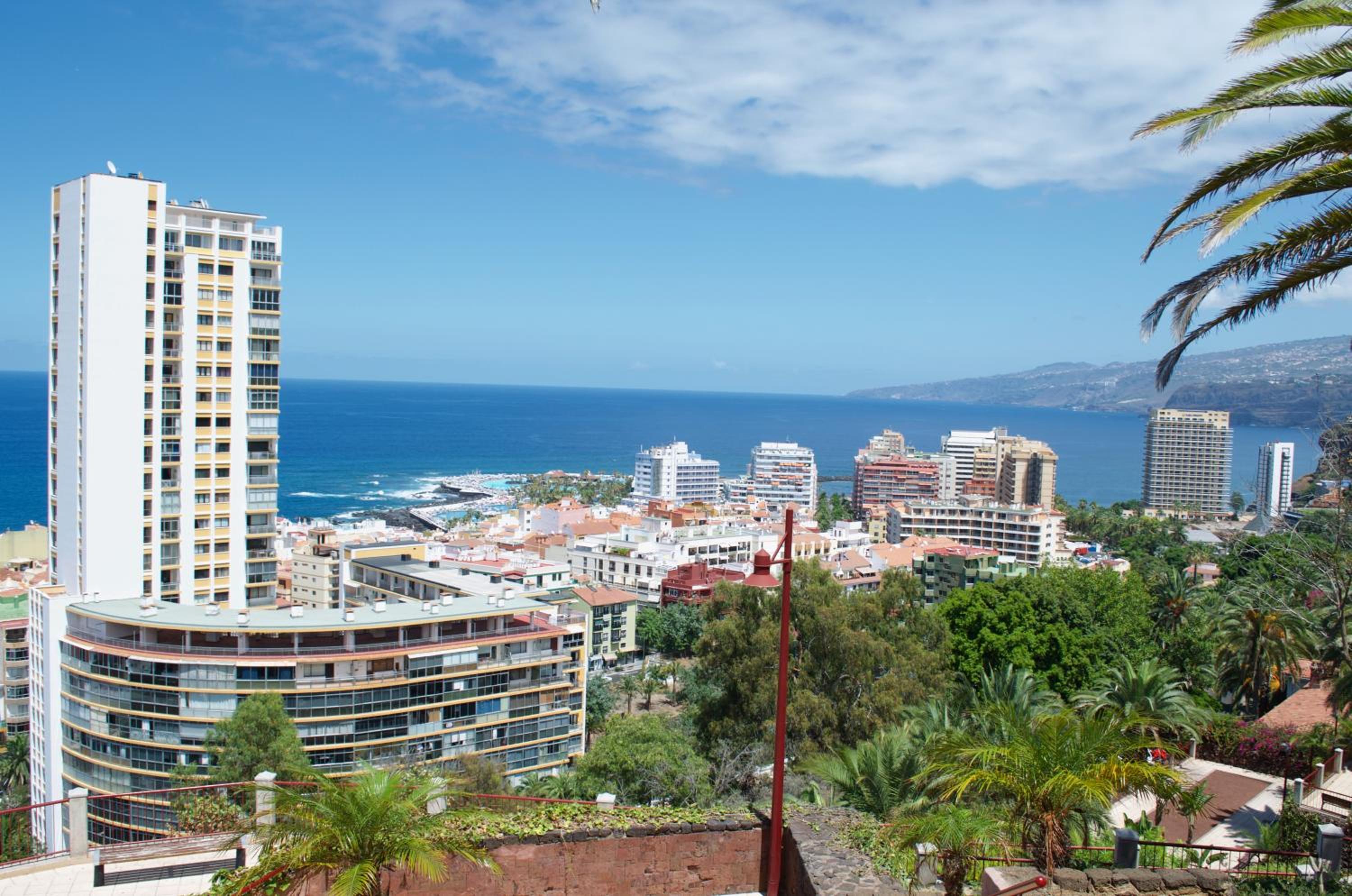 Edificio Las Marañuelas, Puerto La Cruz, Islas Canarias Tenerife view 4