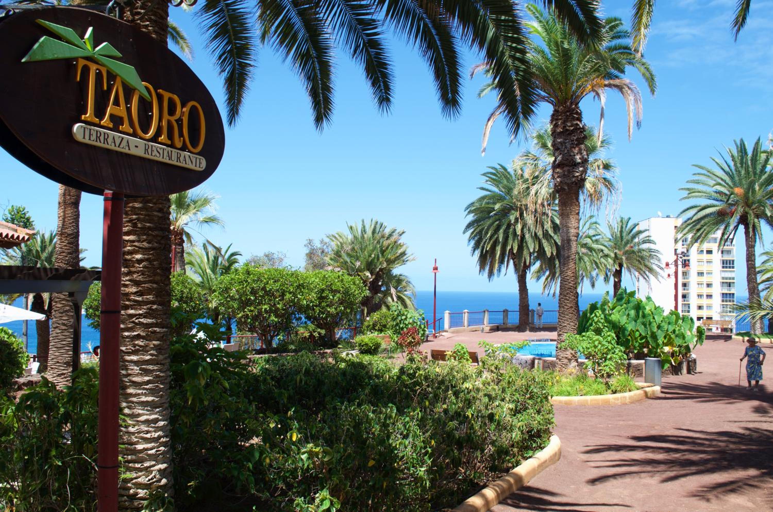Edificio Las Marañuelas, Puerto La Cruz, Islas Canarias Tenerife view 3