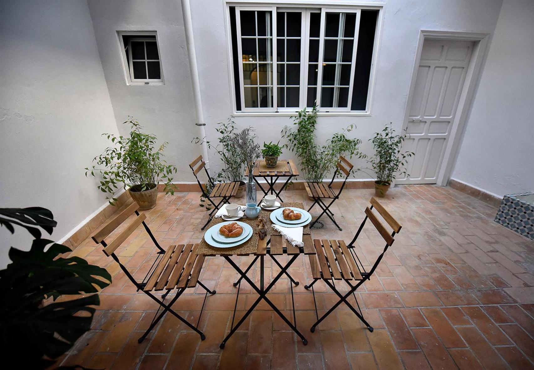 LOS PATIOS, APARTAMENTOS TURÍSTICOS