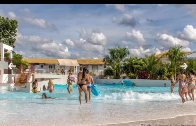 Parque aquático 24 horas NO LACQUA em CALDAS NOVAS