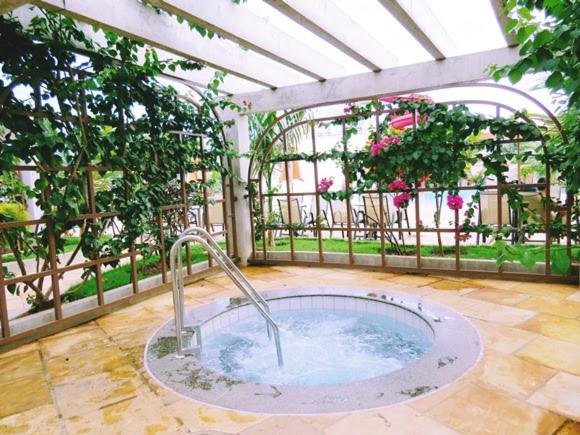 Parque aquático 24 horas NO LACQUA em CALDAS NOVAS