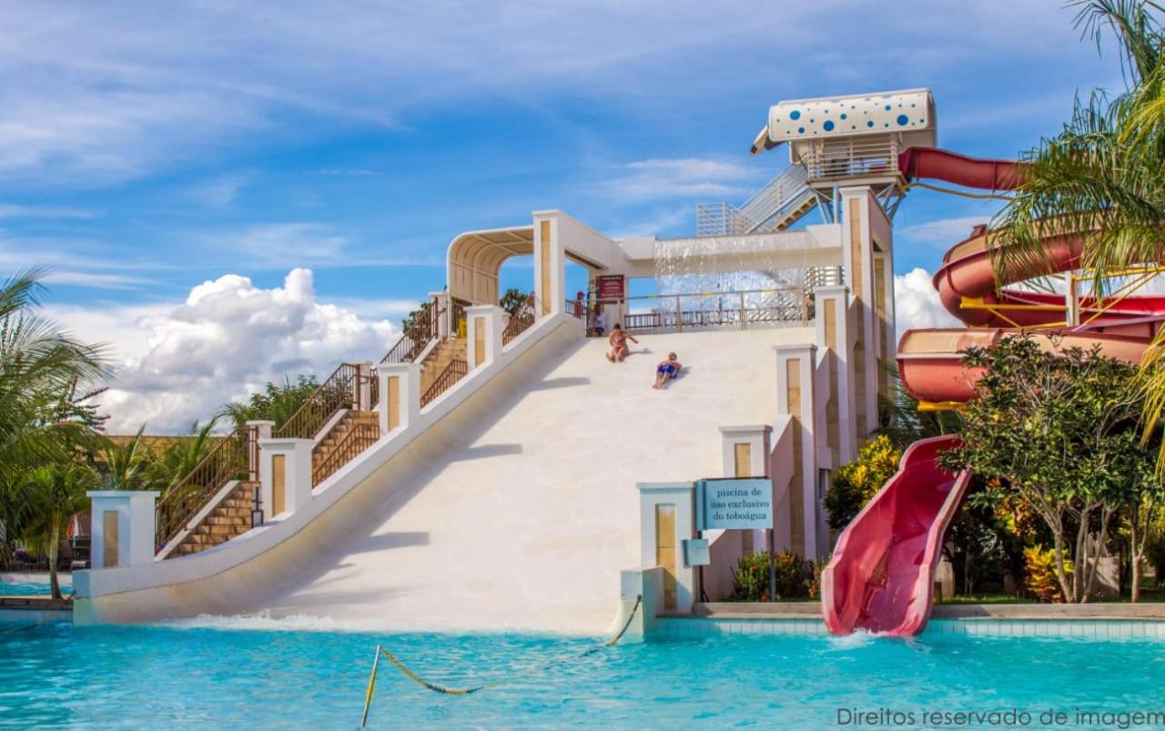 Parque aquático 24 horas NO LACQUA em CALDAS NOVAS