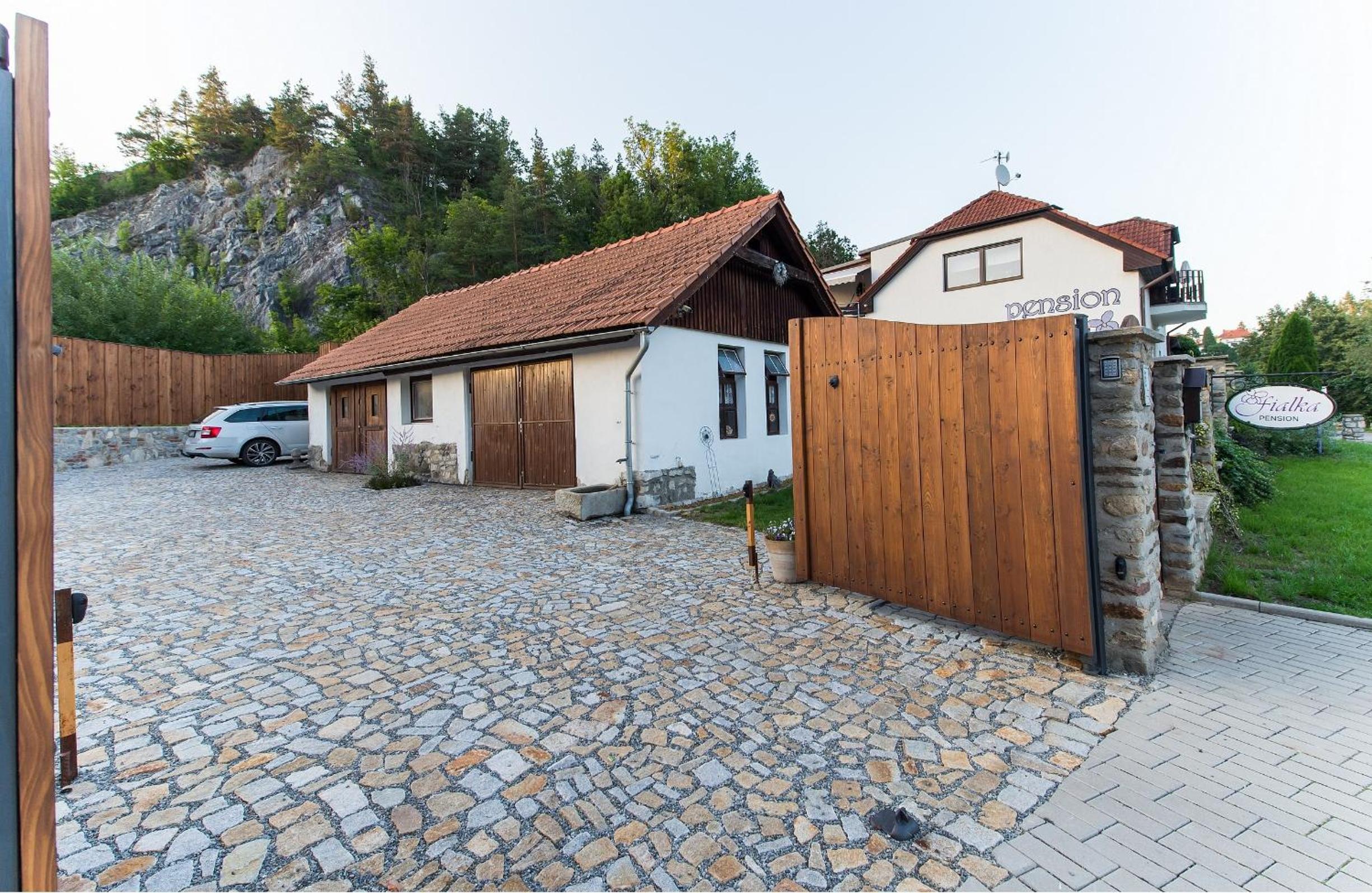 Pension Fialka