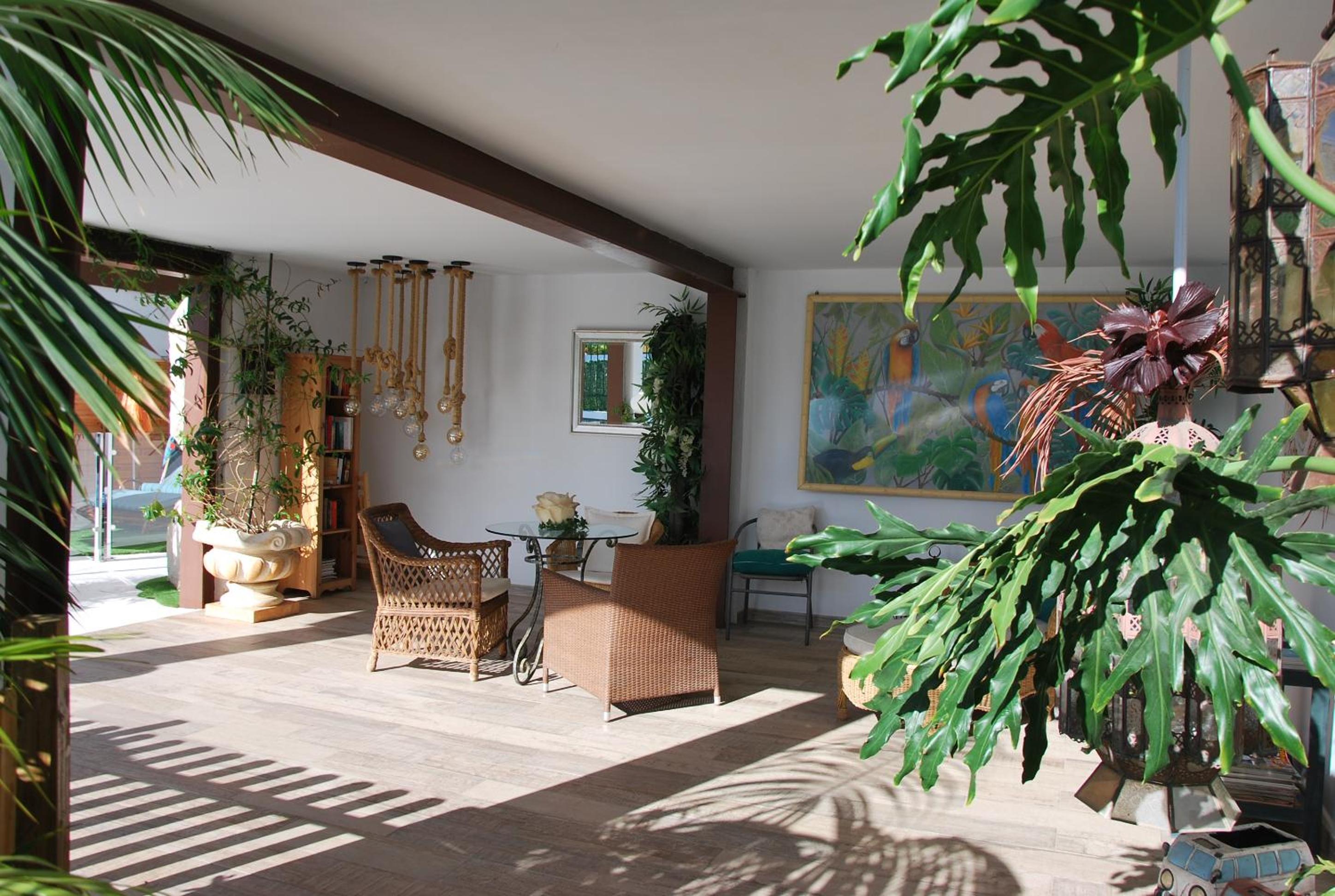 lounge