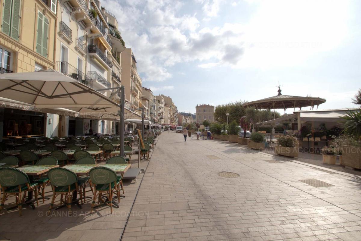 Carrousel 5 view 3