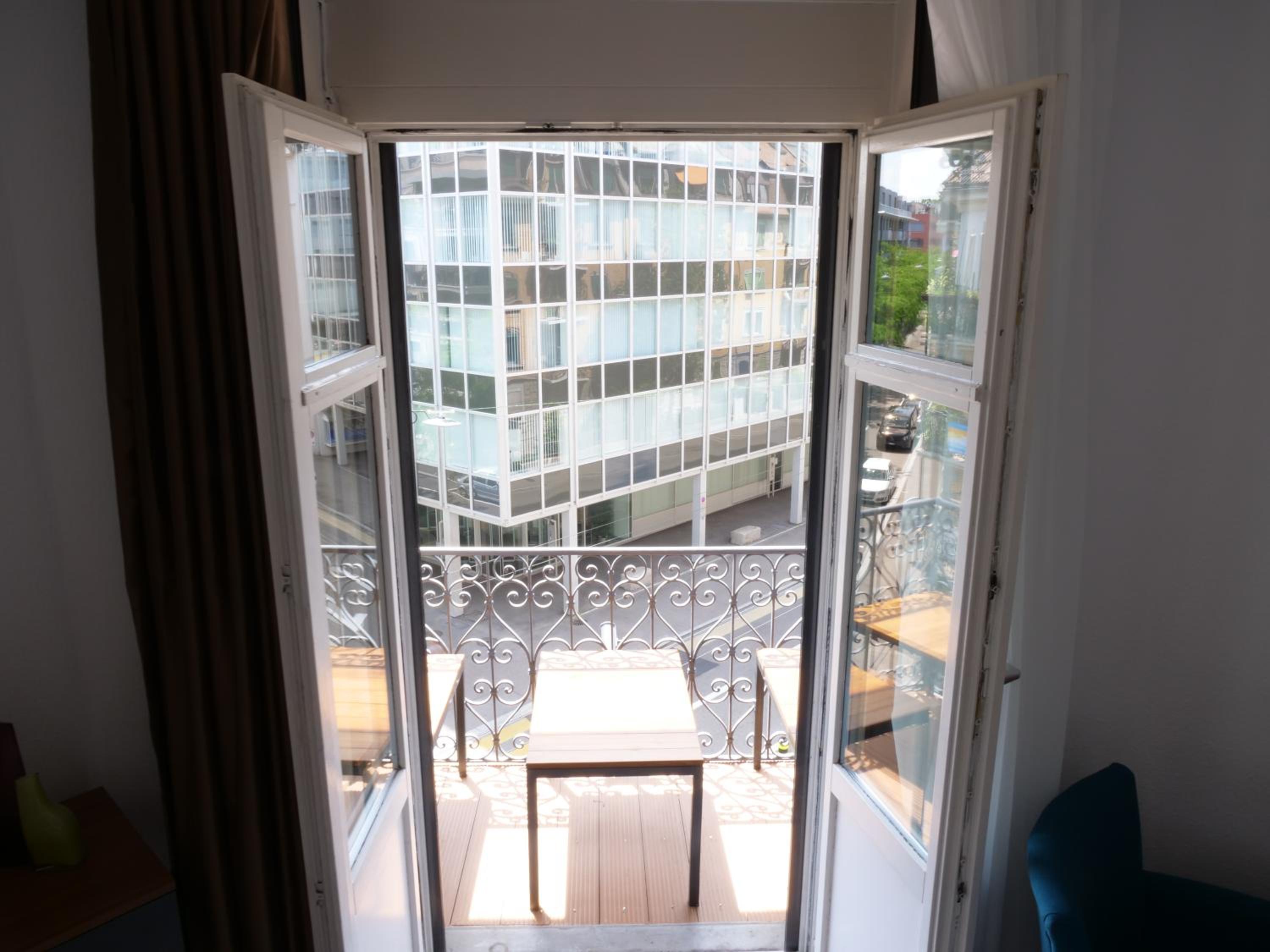 Comfort Apartments by Livingdowntown - Property Image 2