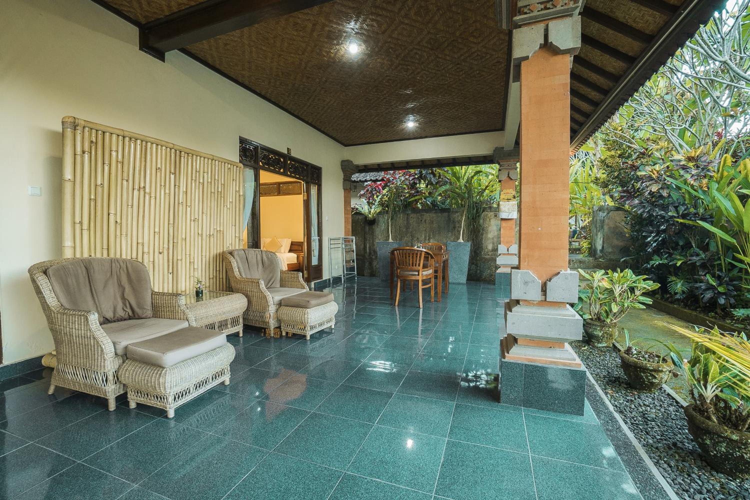 Nyoman Sandi Guest House