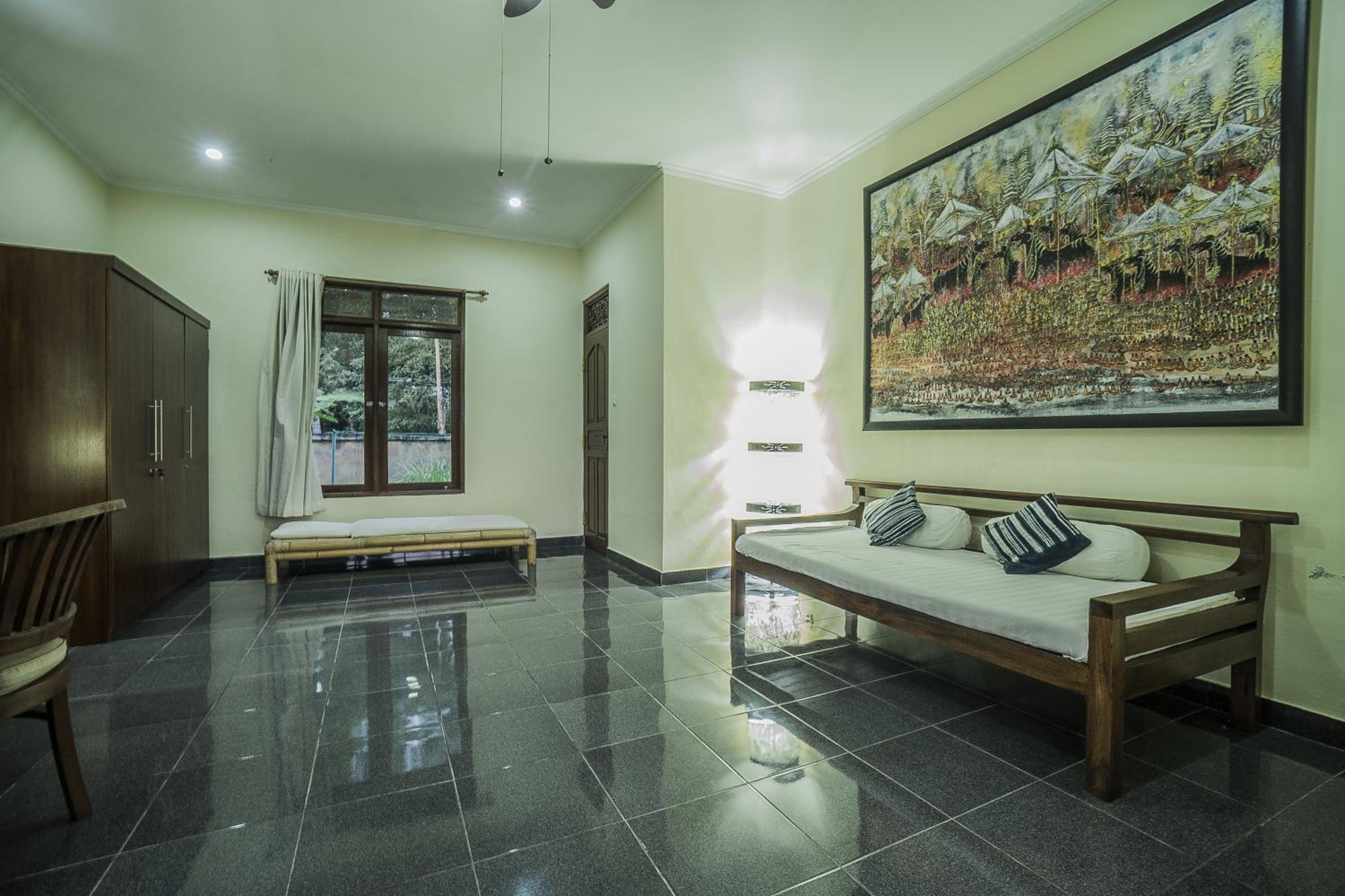 Nyoman Sandi Guest House
