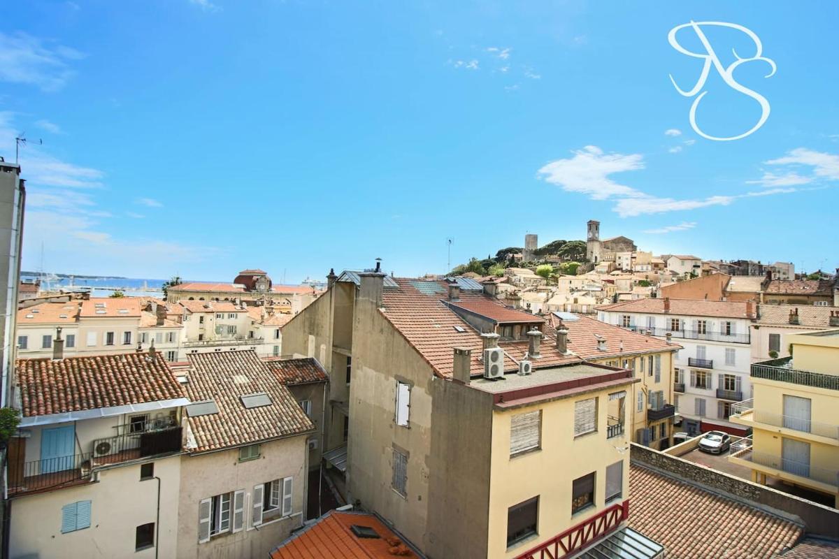Beautiful 3 bedroom Sea view steps away from the Palais photo 3
