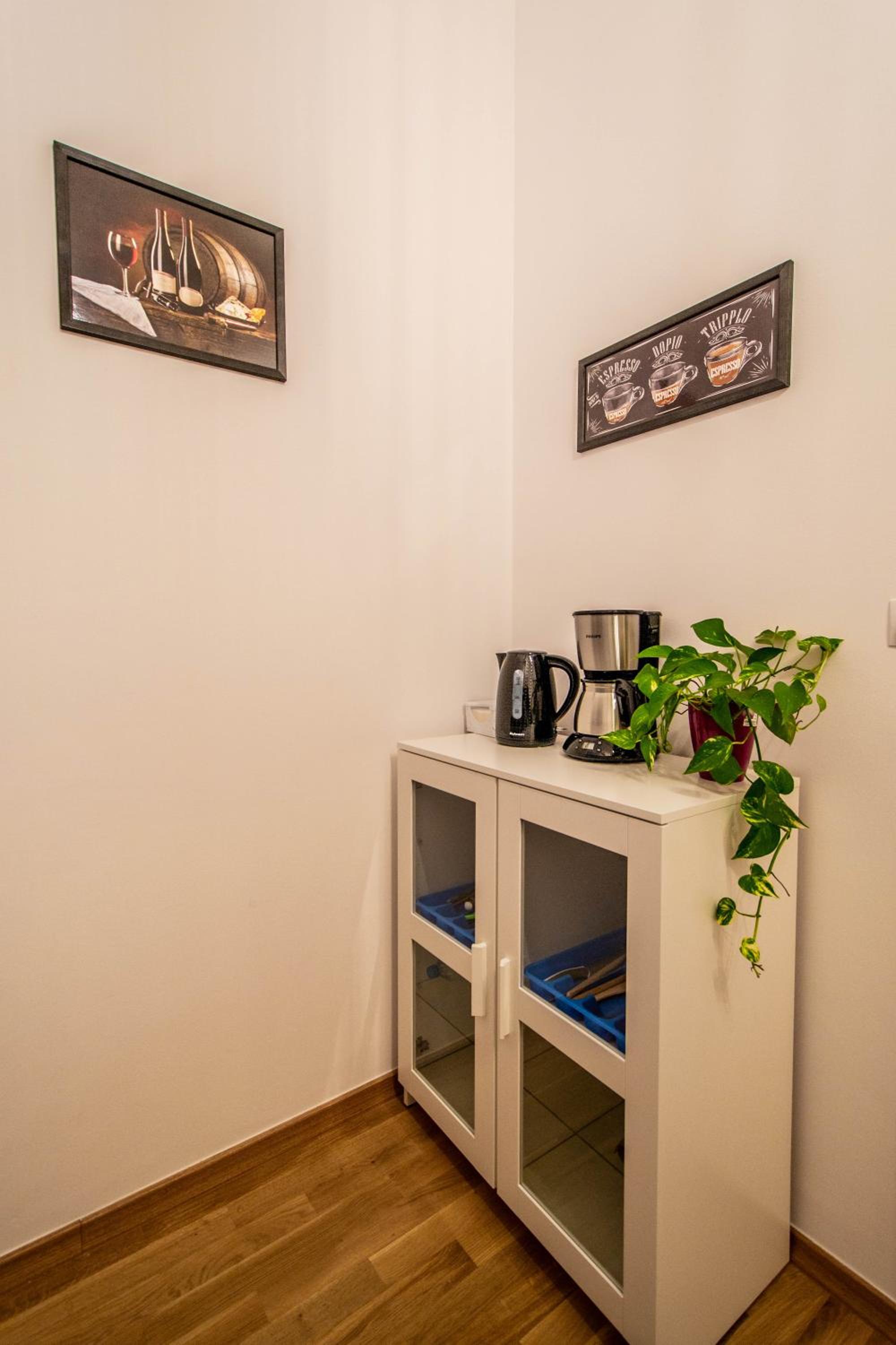 Design 3BDR Apartment in residence, FREE PARKING