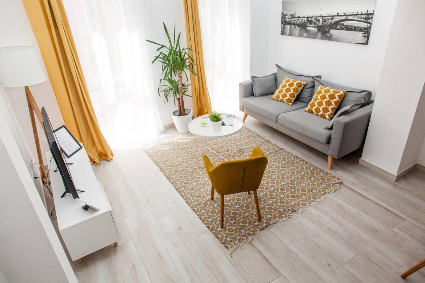 GoToSeville FERIA APARTMENTS view 5