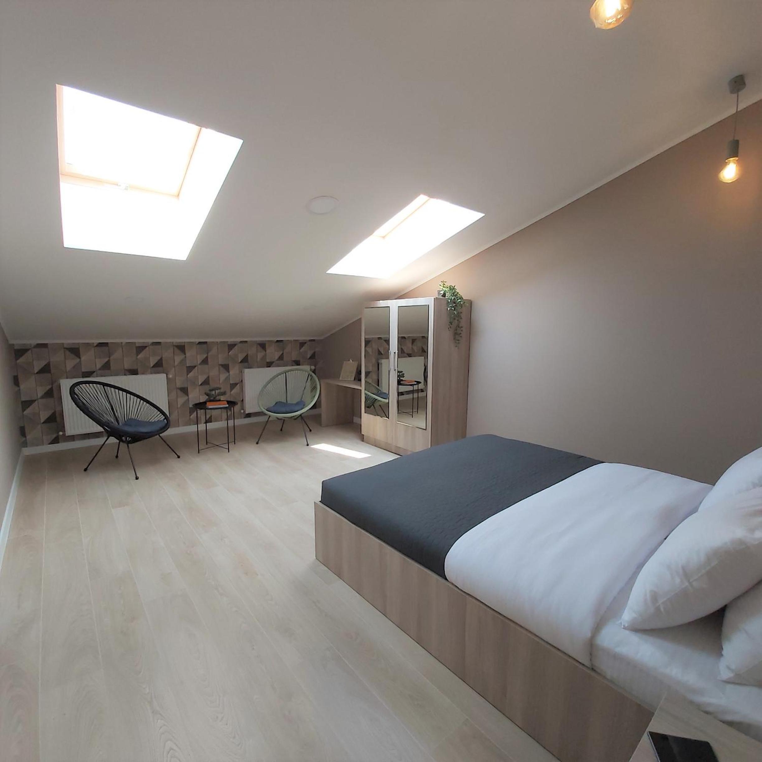 Two-Bedroom Apartment near Forum Lviv