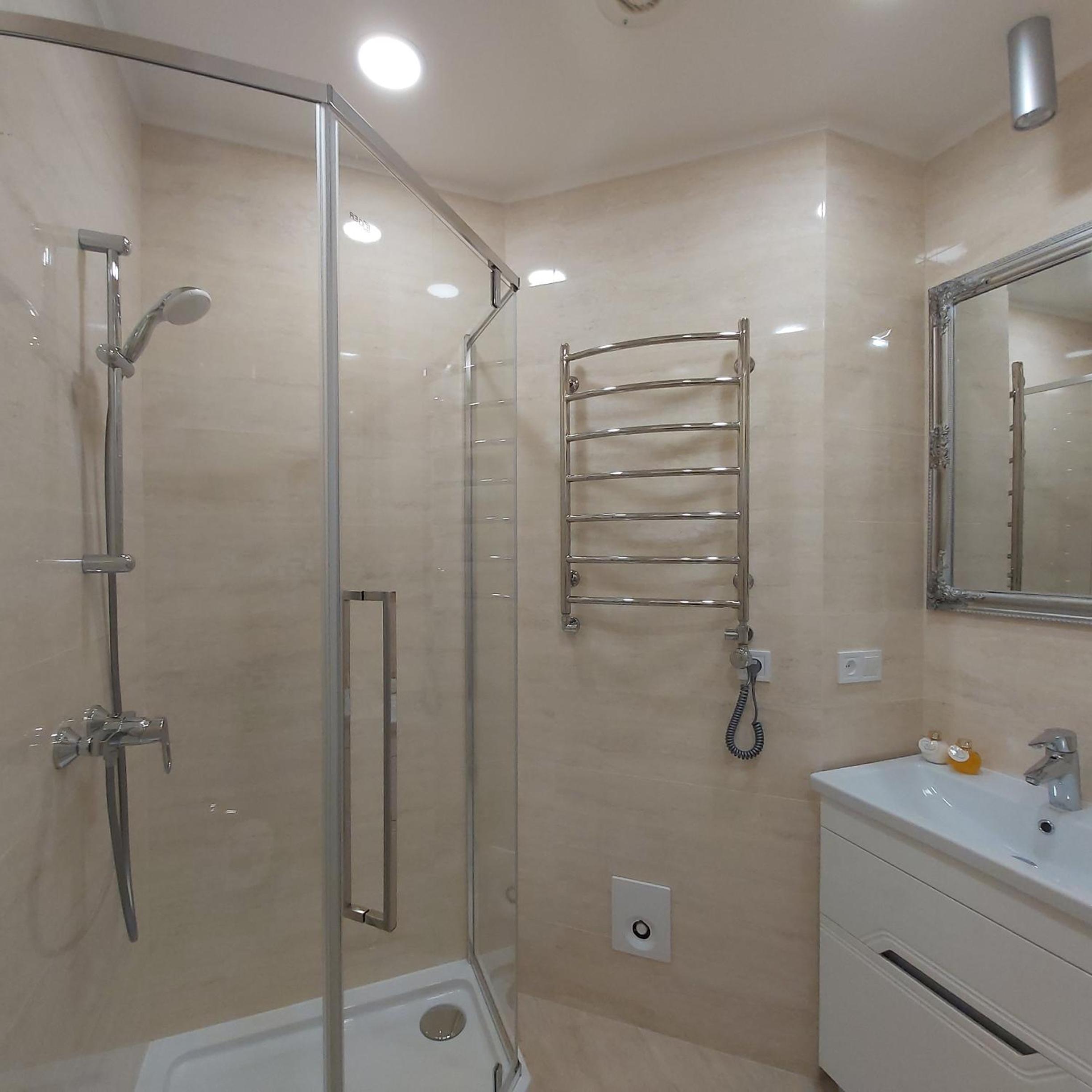 Two-Bedroom Apartment near Forum Lviv