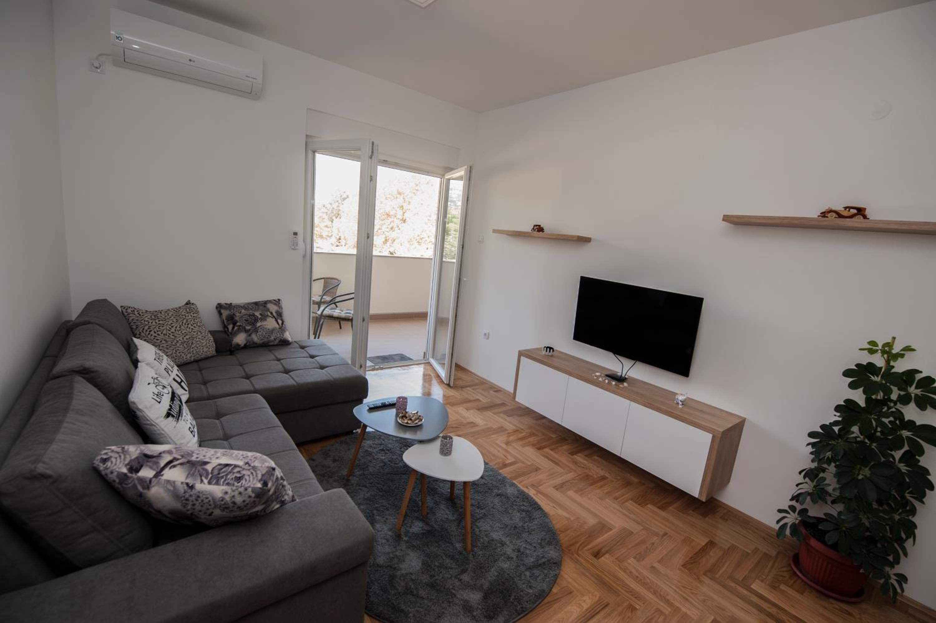 Cozy Apartment SINN view 5