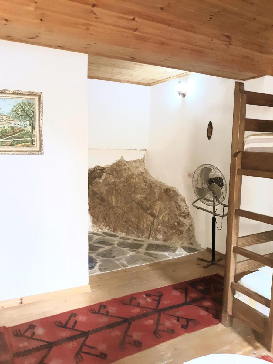 Hostel Mangalem
