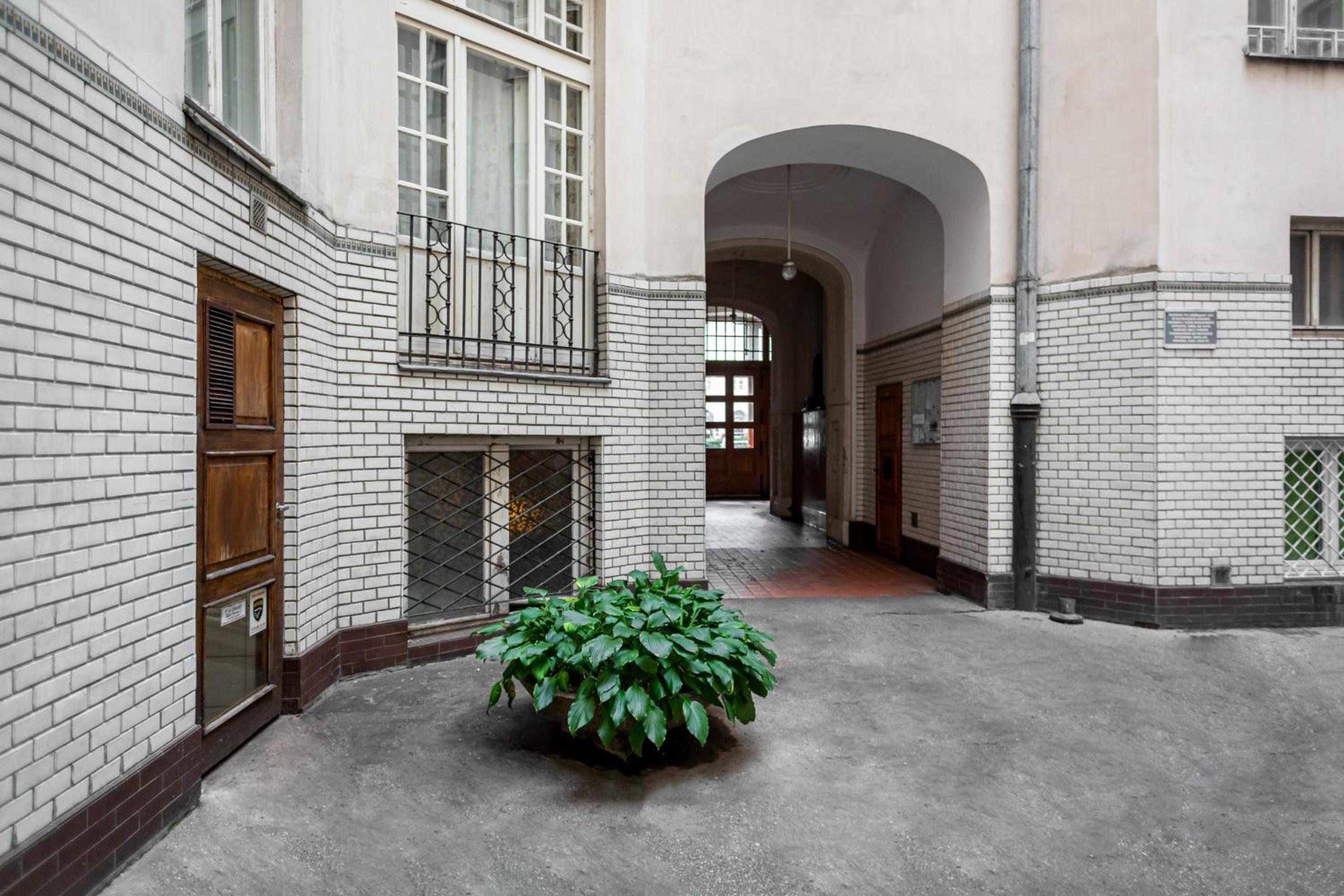 Apartments Warsaw City Center by Renters view 4