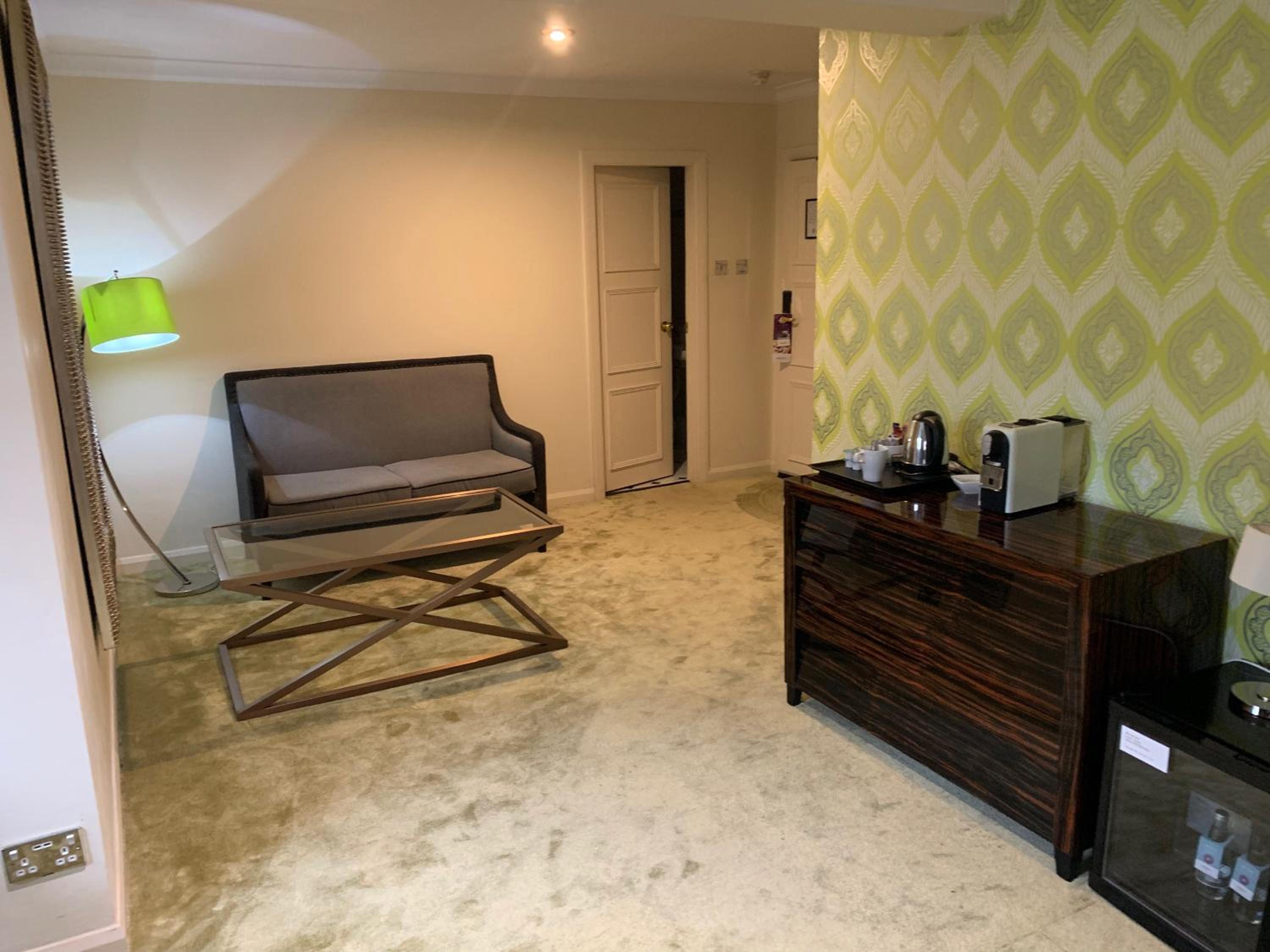 Walsall Vacations - Barons Court Hotel Walsall - Property Image 2
