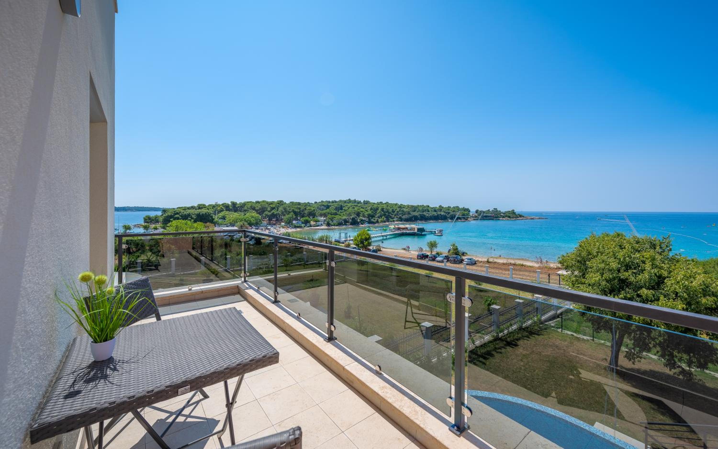Villa Cedar view 5