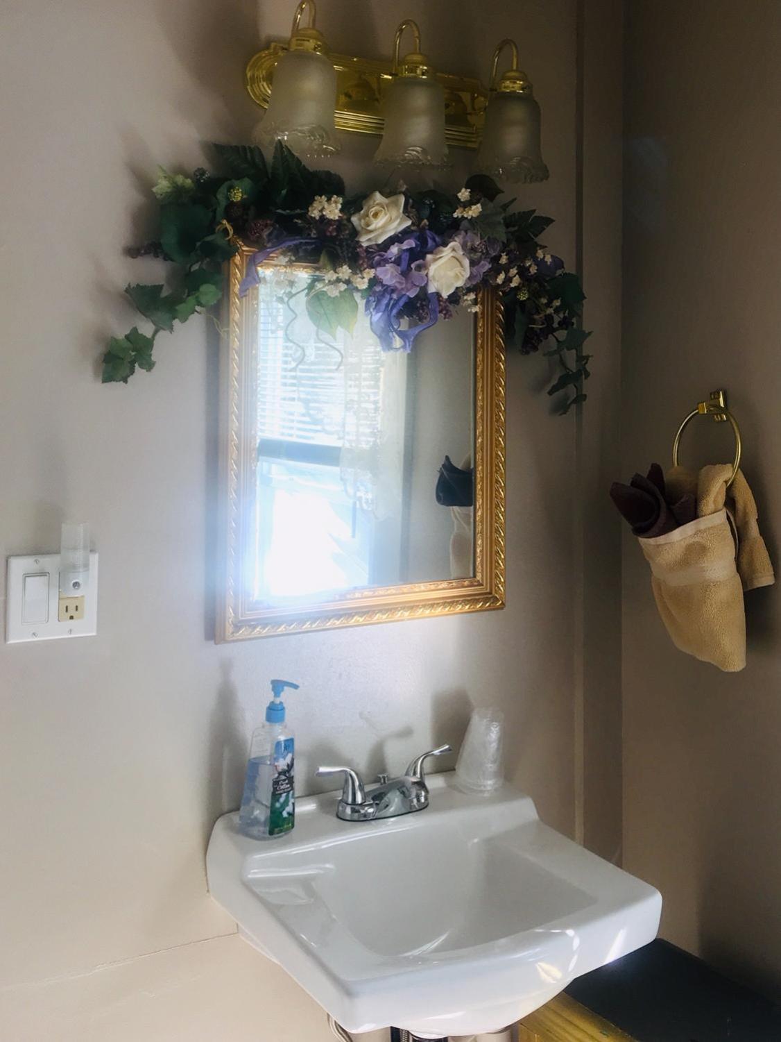 Glass Magnolia Bed & Breakfast view 5