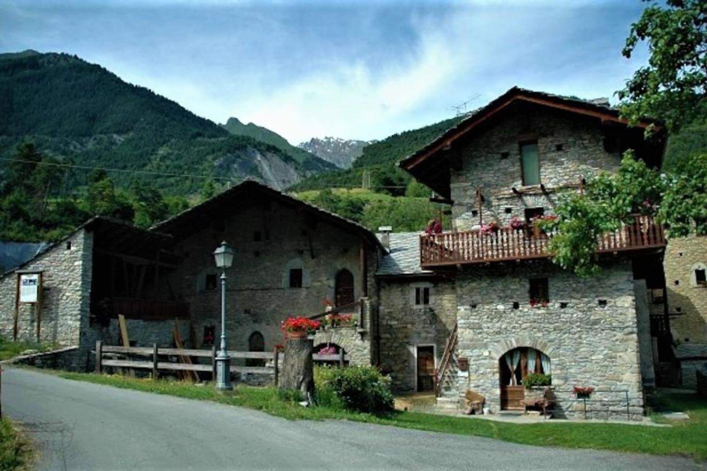 Photo 33