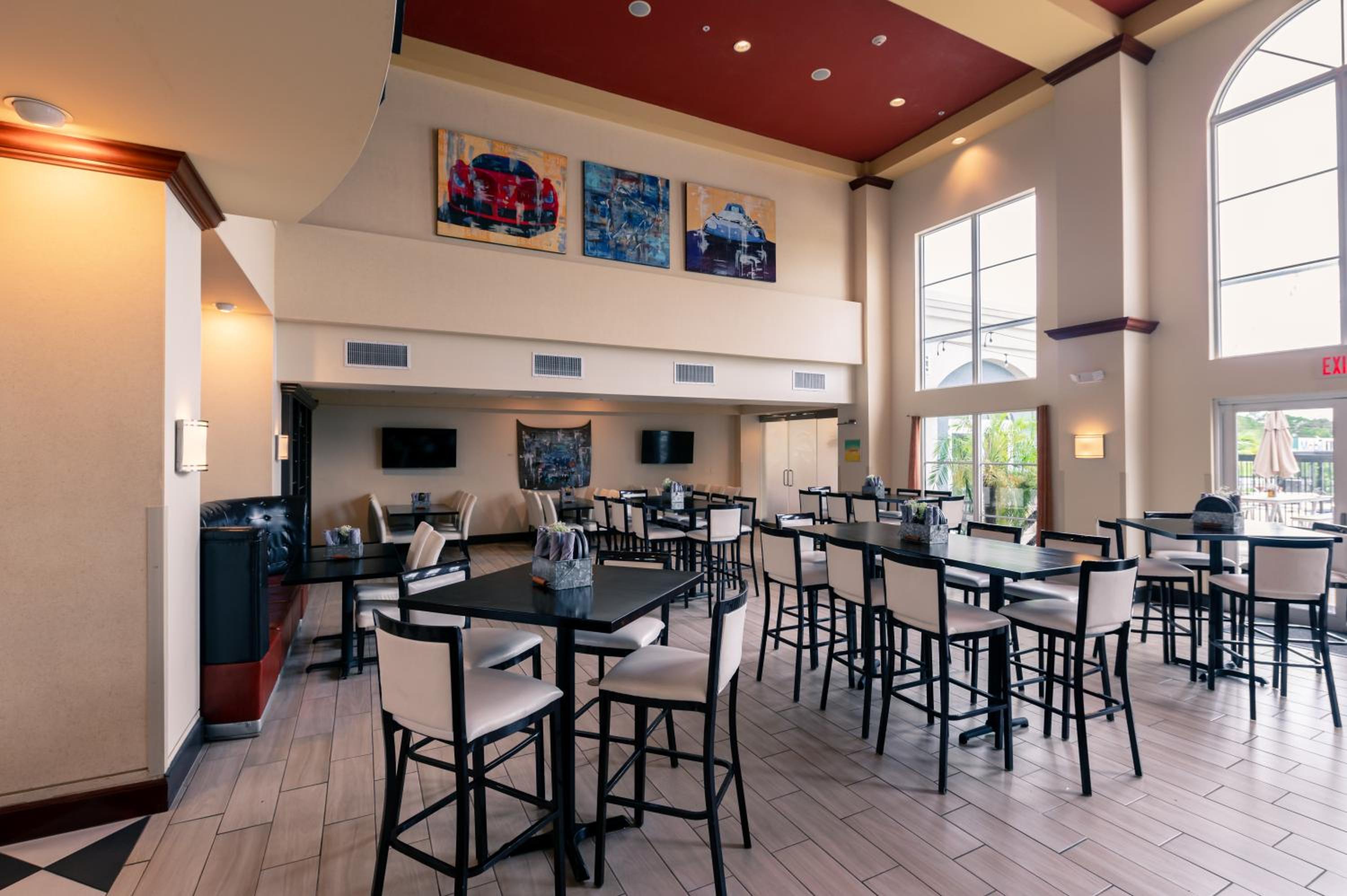 Sebring Vacations - SEVEN Sebring Raceway Hotel - Property Image 4