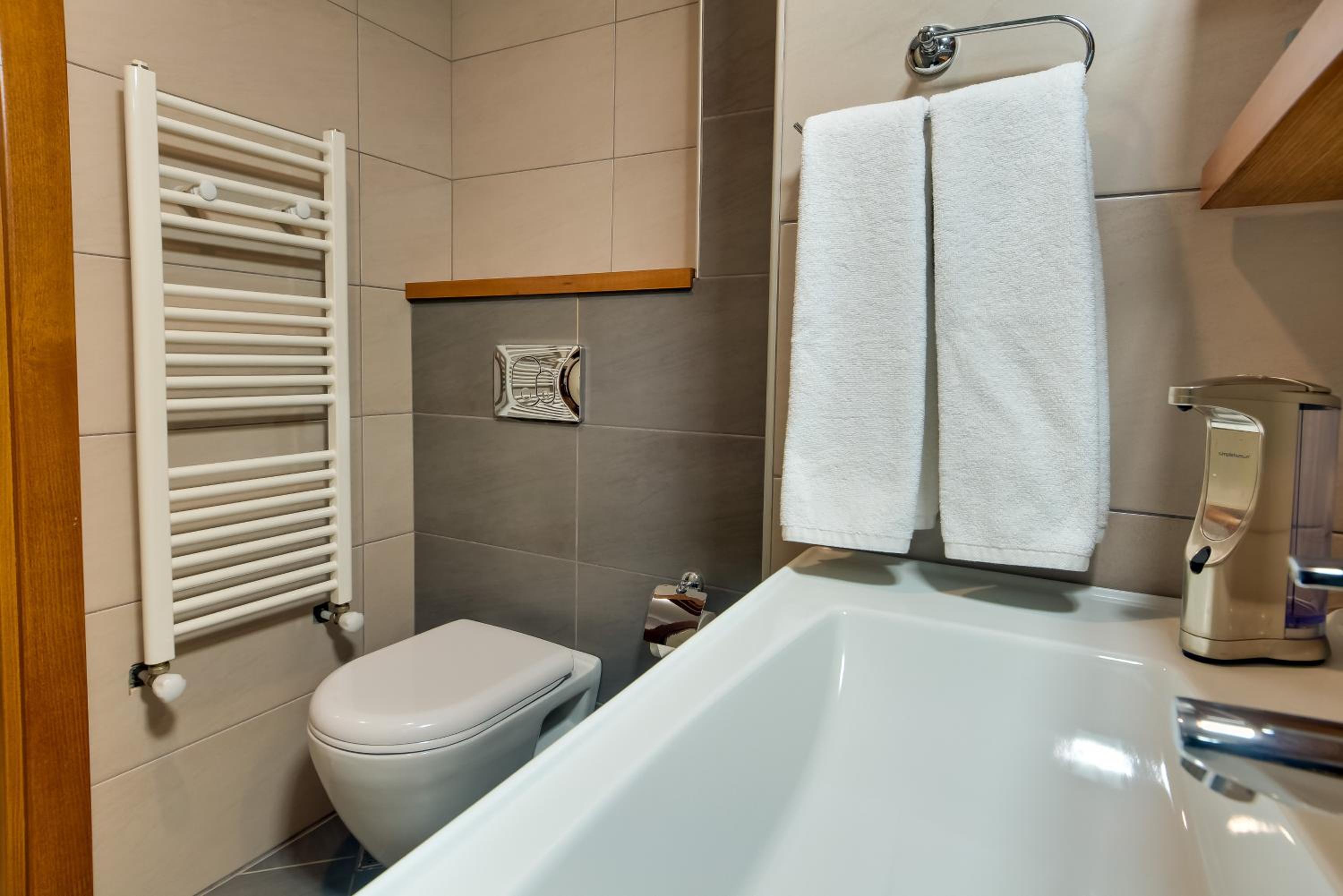 Upart Home - Image 41