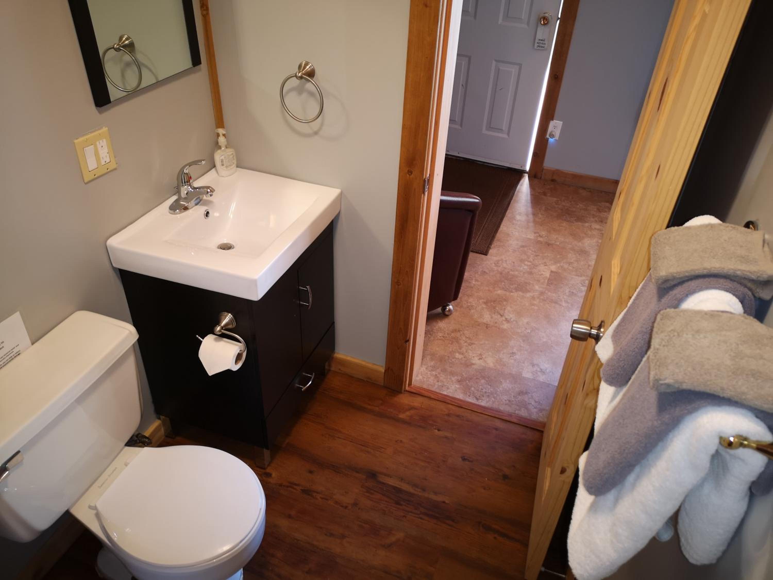 Overlook Inn & Cabins