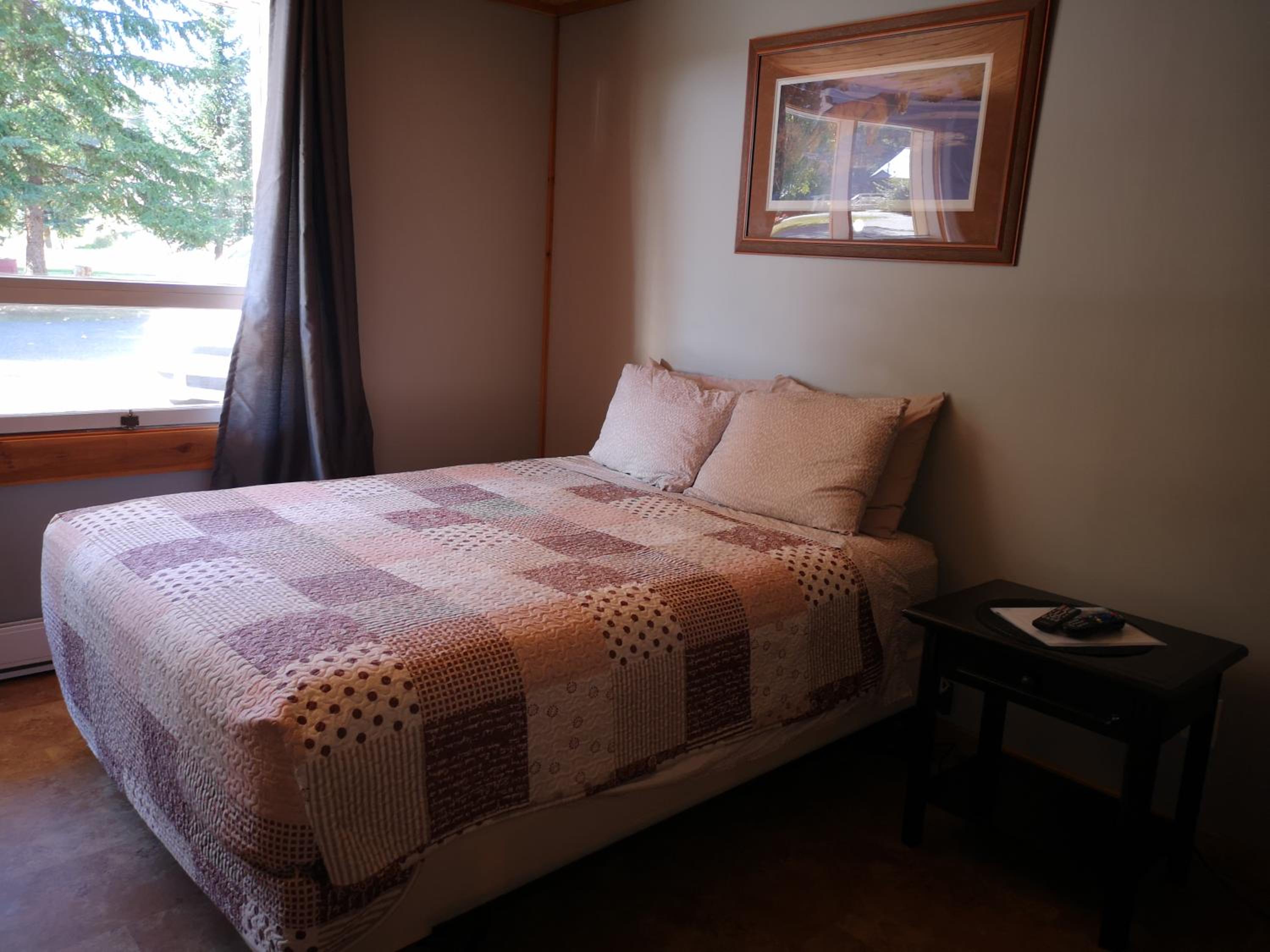 Overlook Inn & Cabins