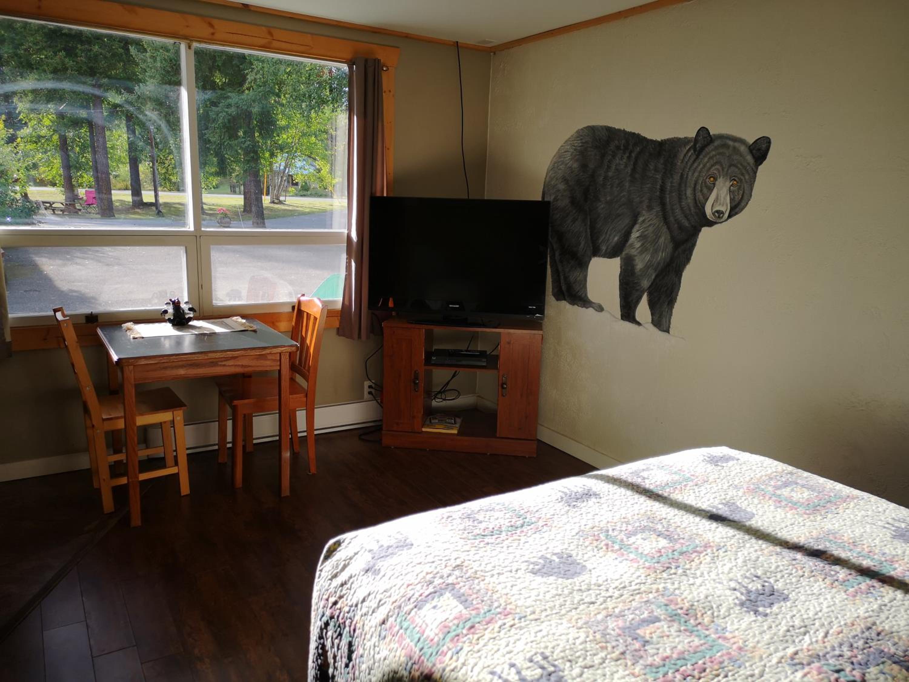 Overlook Inn & Cabins