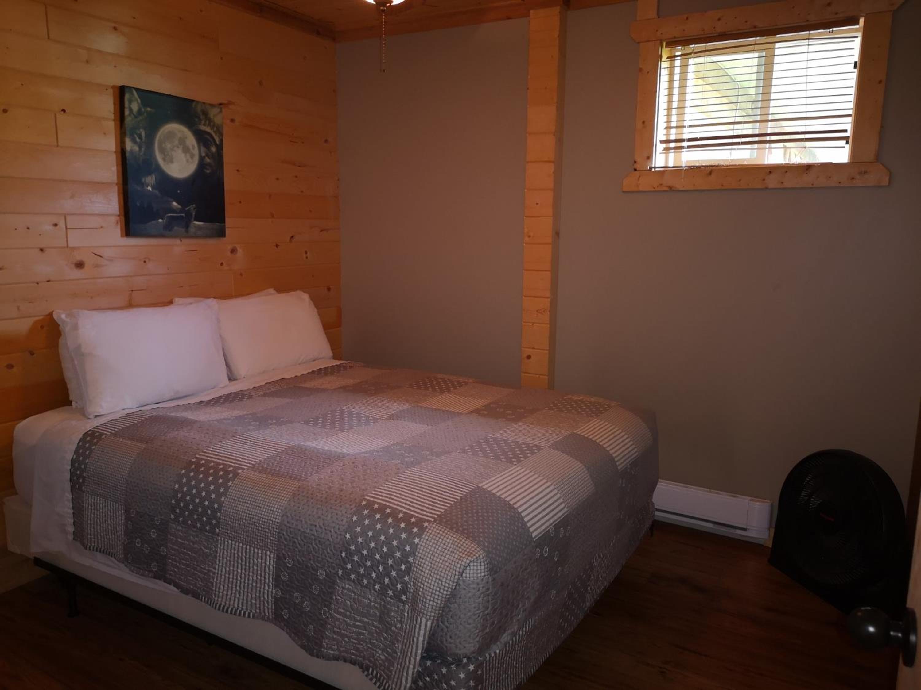 Overlook Inn & Cabins