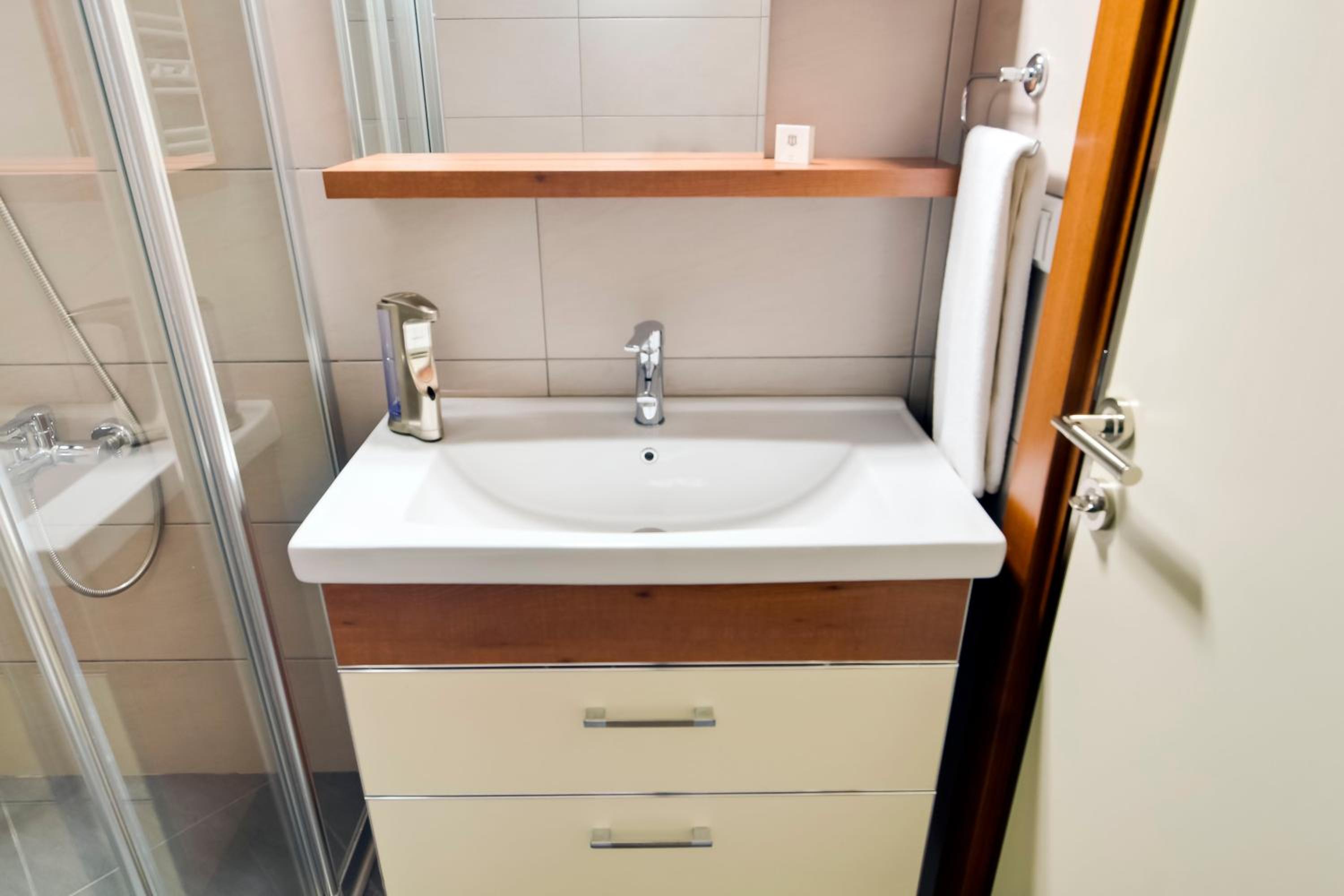 Upart Home - Image 89