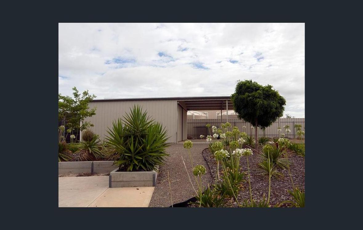 Agape Holiday Home with Pool table ,NBN Internet