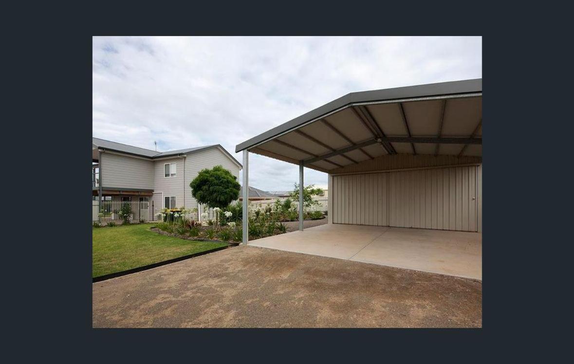 Agape Holiday Home with Pool table ,NBN Internet