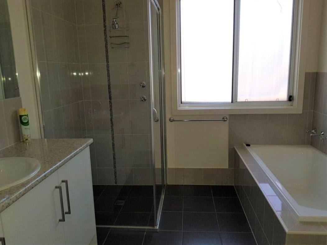 Agape Holiday Home with Pool table ,NBN Internet