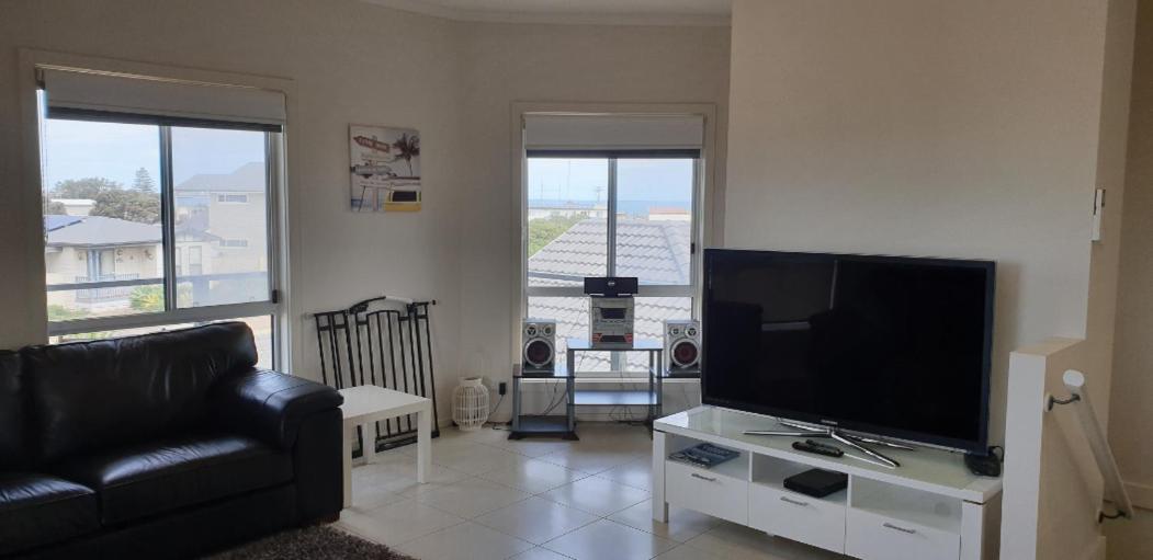 Agape Holiday Home with Pool table ,NBN Internet
