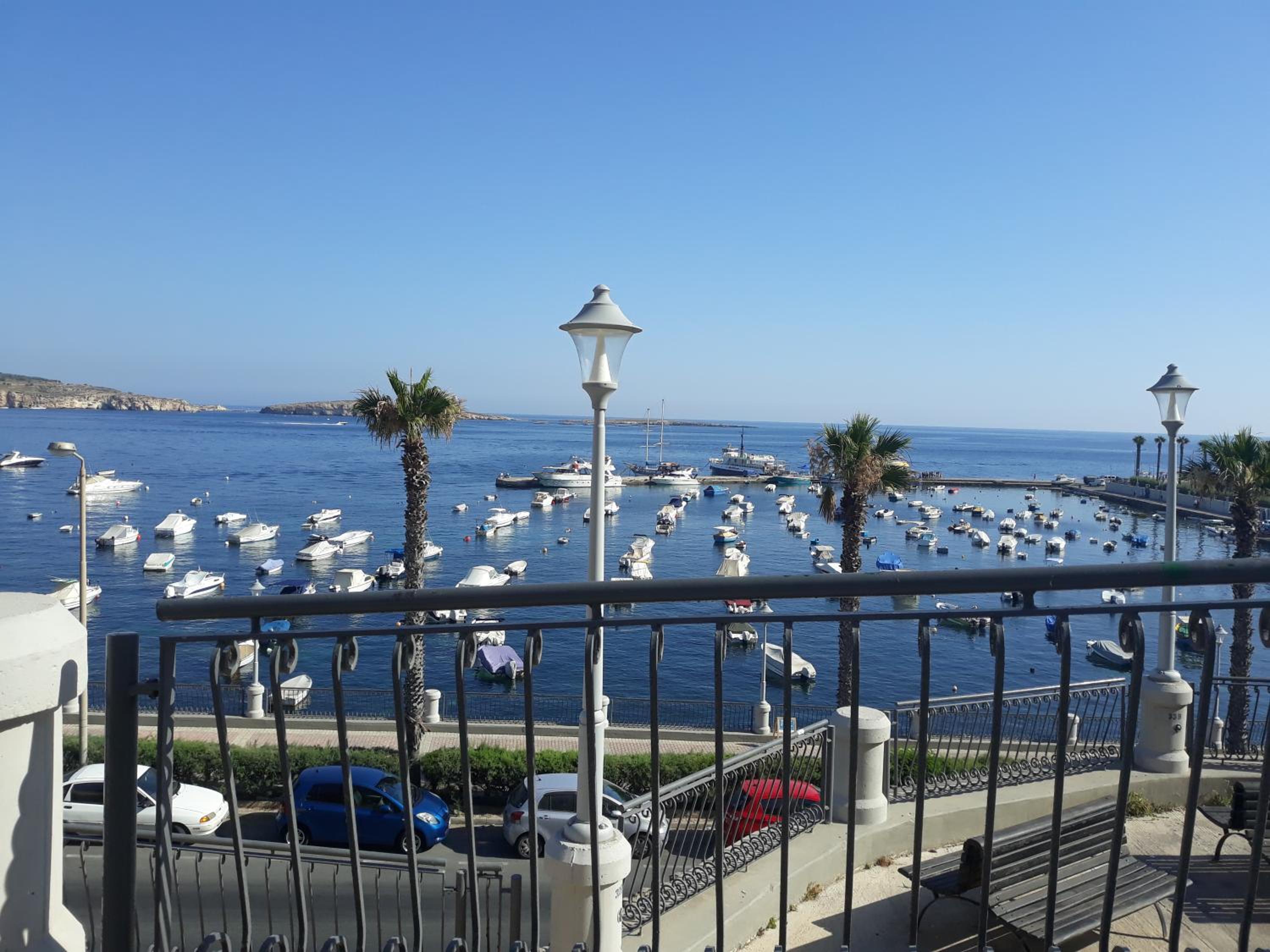 Seashells Sea View Penthouse with private Hot Tub & large sunny terrace with stunning views - by Getwaysmalta photo 5