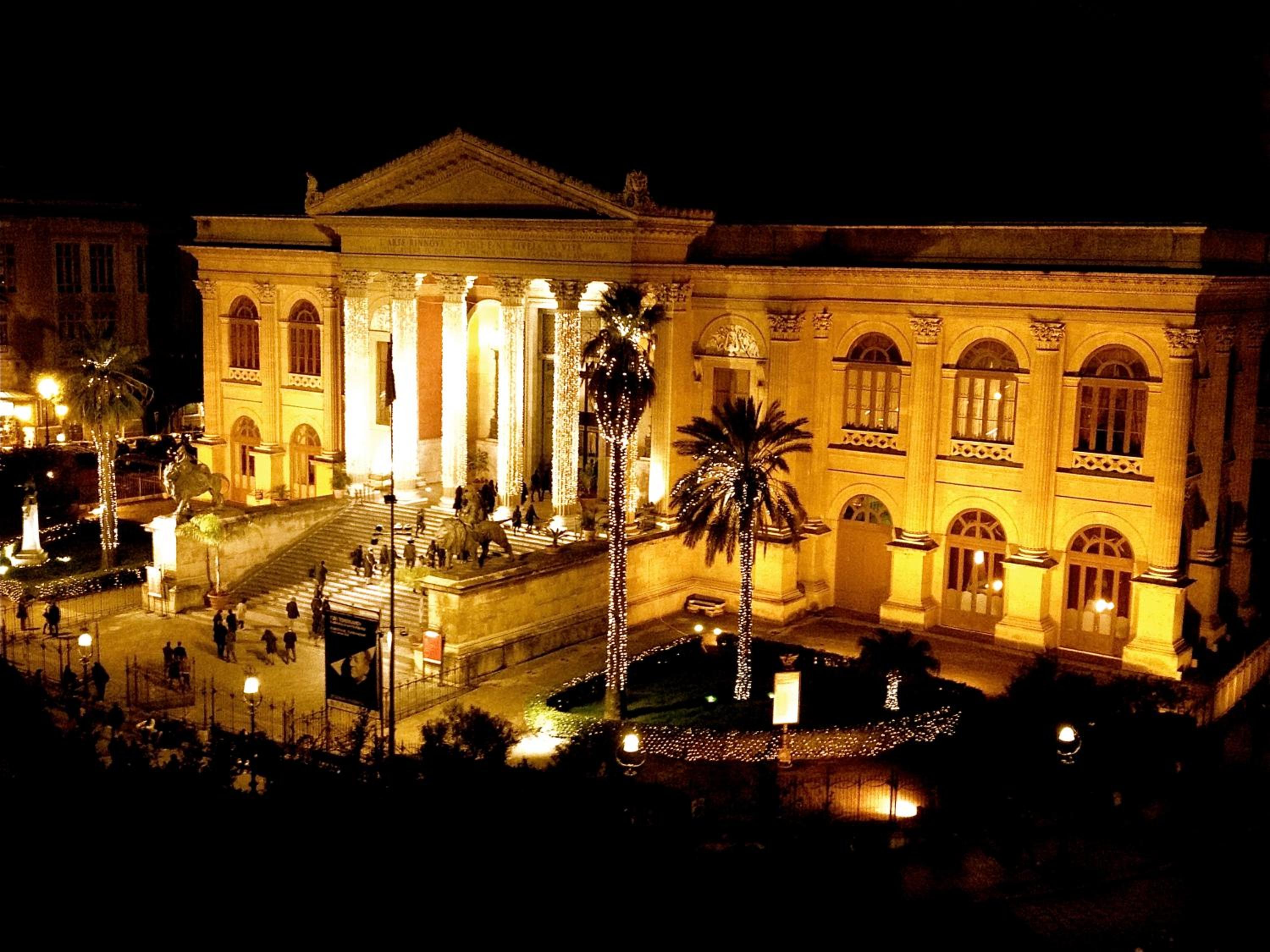 Hotel Palco Noir! - Image 1