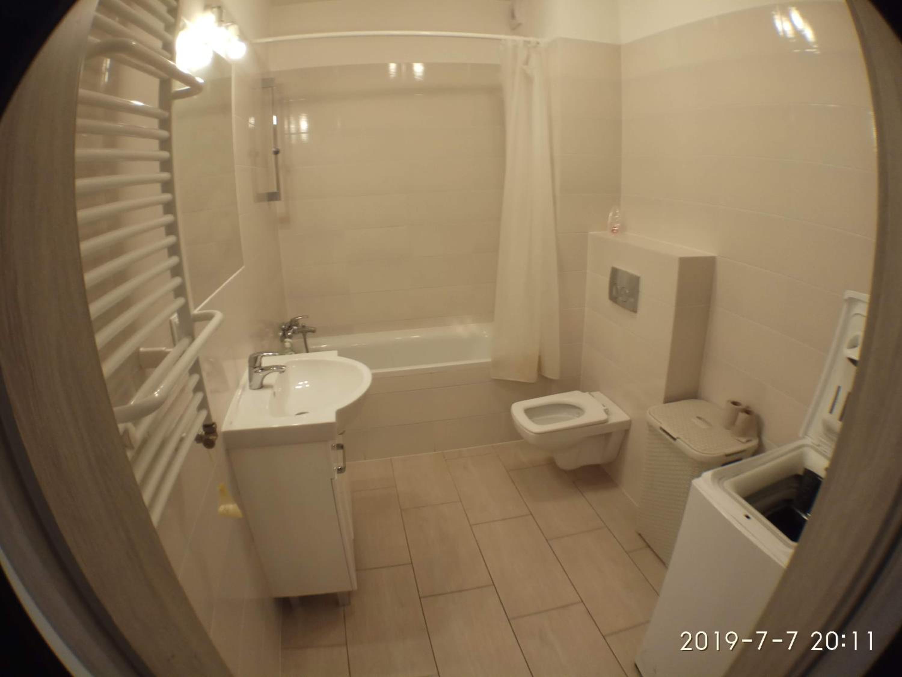 1090 Śmiałego 38 - Tanie Pokoje w Apartamencie - samodzielne zameldowanie - self check in view 4