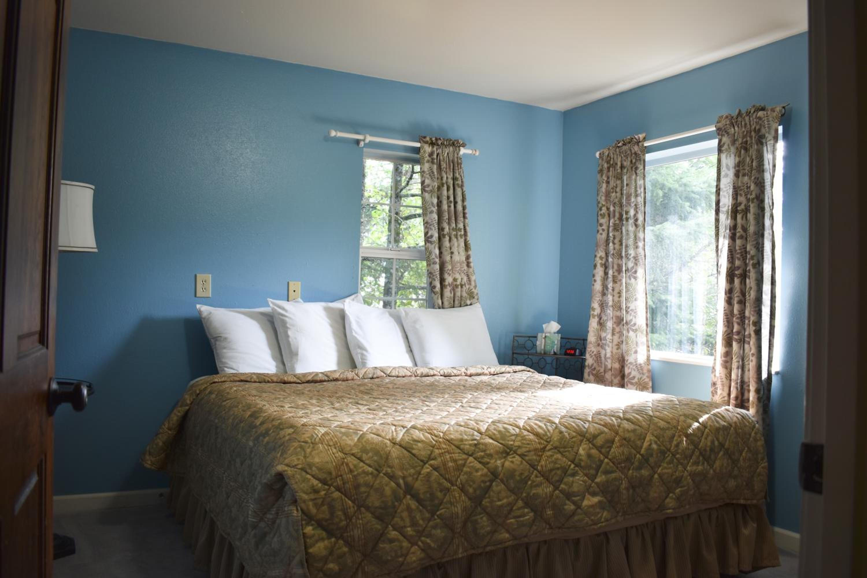 Exit Glacier Lodge