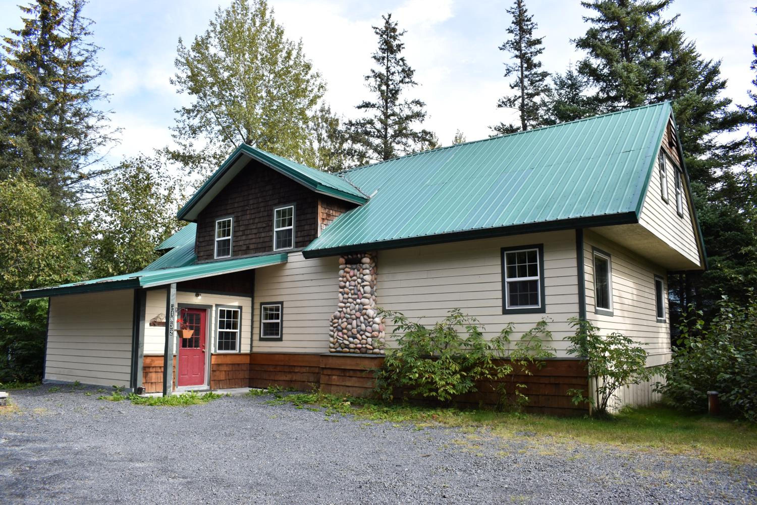 Exit Glacier Lodge