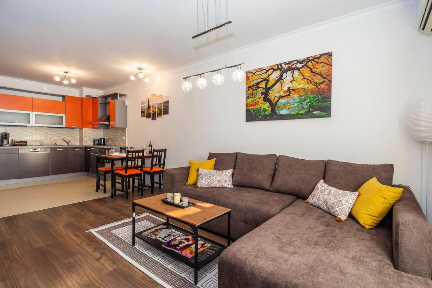 Stunning location and views!Foothills of Old town! view 2