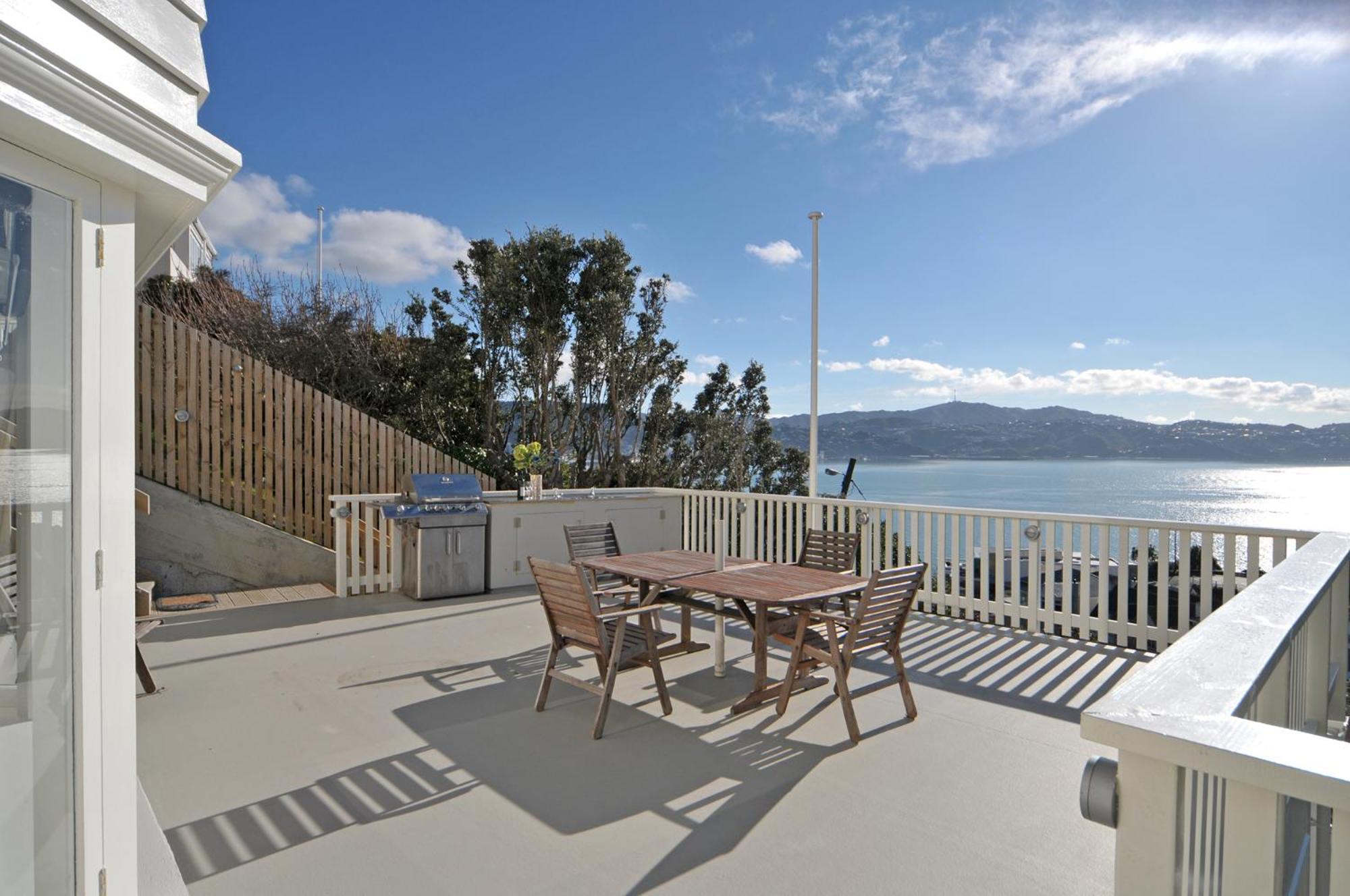 Incredible Views! Luxurious Studio & Outdoor Living